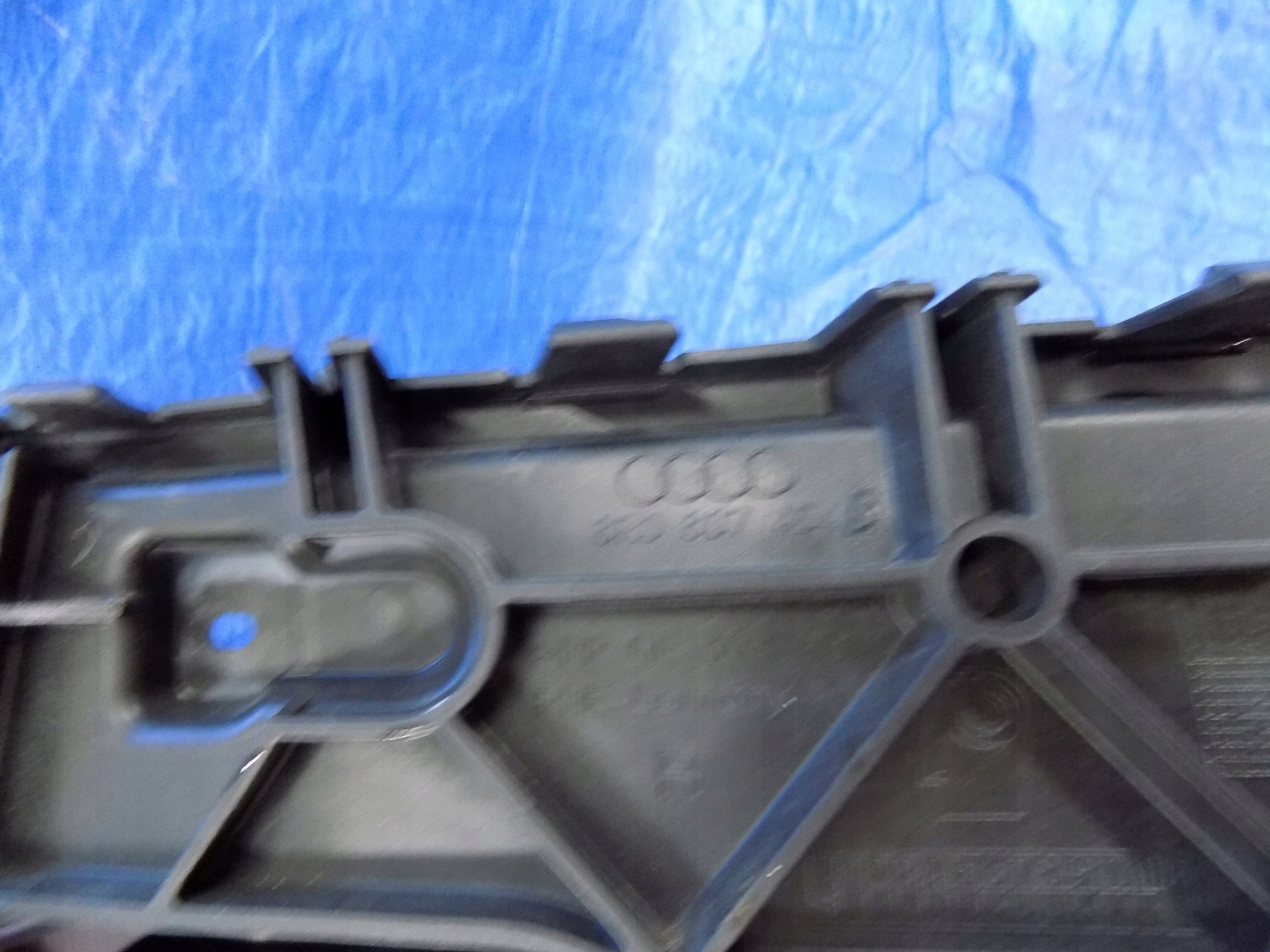 bumper bracket right rear part holder AUDI Q5 8R 09R