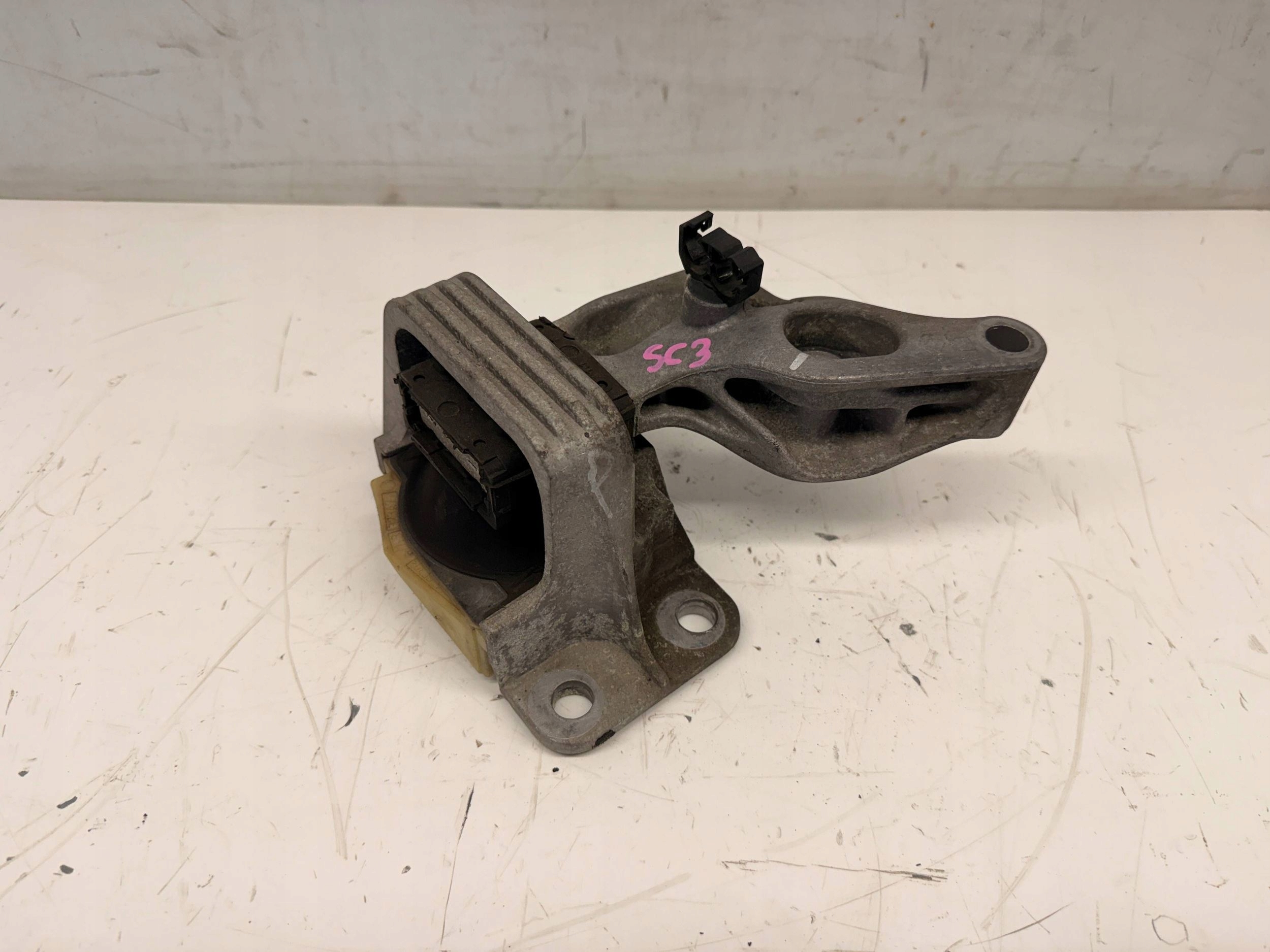 Renault Scenic III 1.6 dCi engine mount 112841371R