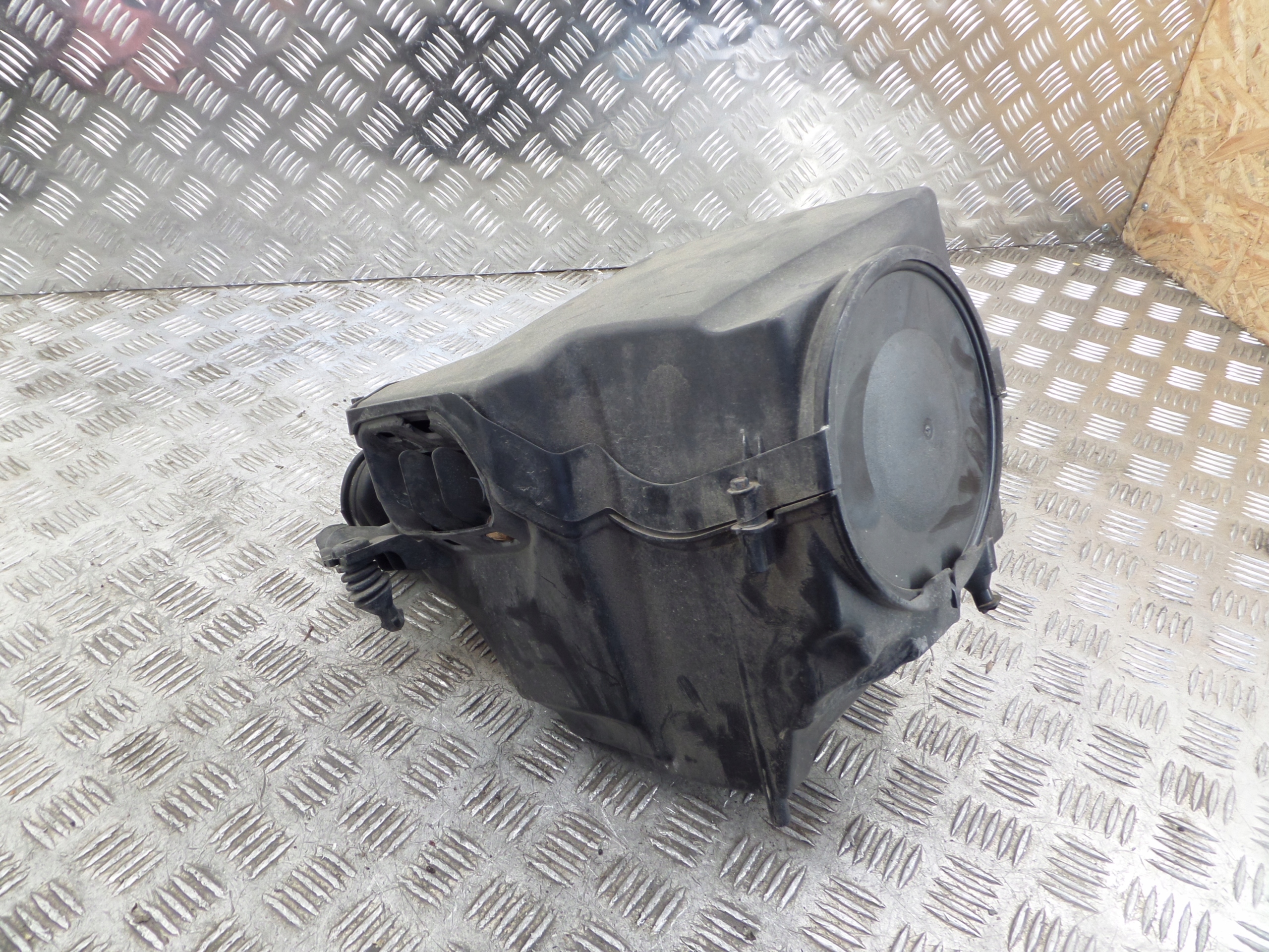 Gehäuse filter luft Volvo V40 D2 1,6 diesel Volvo OE AV61-9600-BG