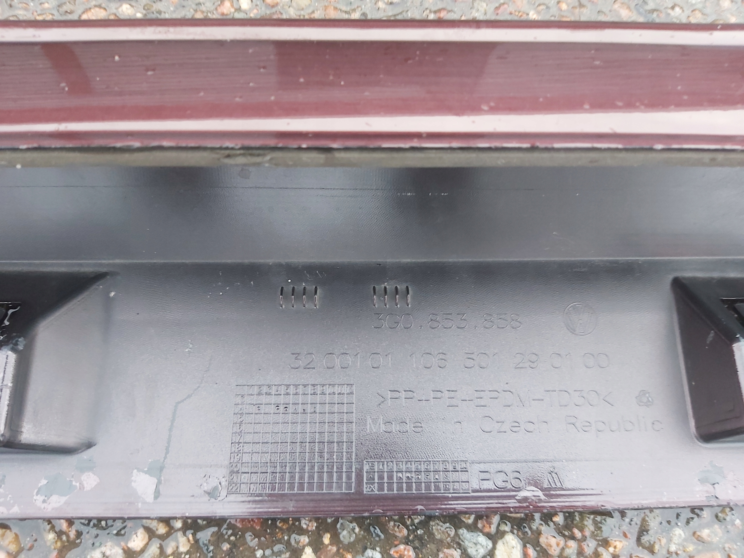 moulding threshold cap exterior right 3G0853858 VW PASSAT B8