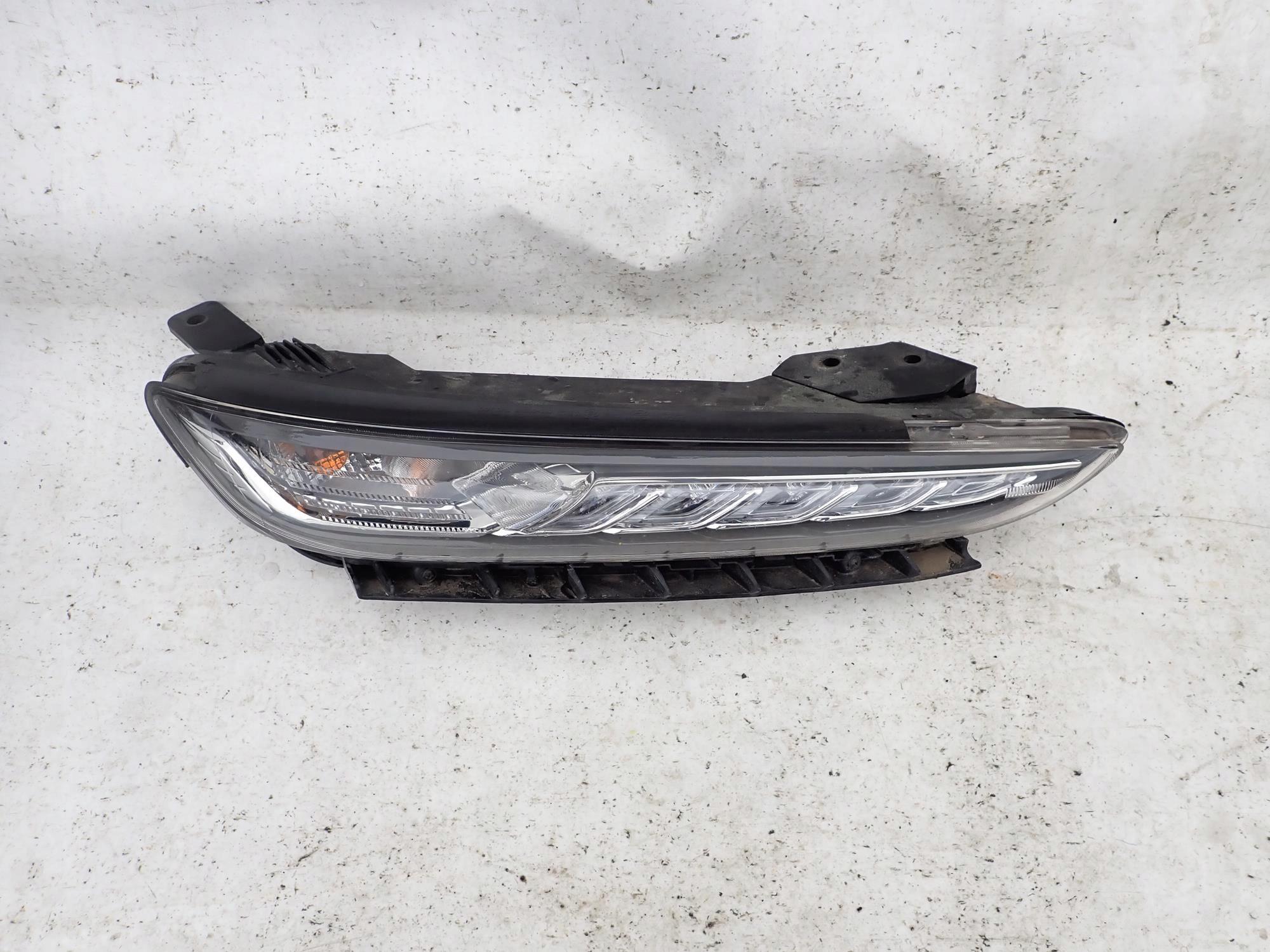 HYUNDAI KONA and 1 17-20 light front front right