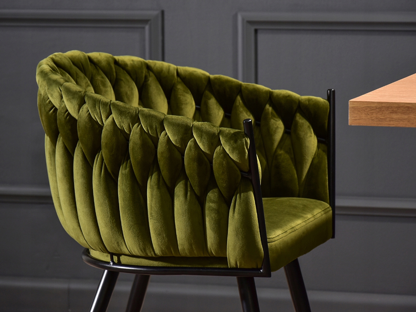 KRZESŁO PÓŁFOTEL DO SALONU ZJAWISKOWA ROSA ZIELONA OLIWKA MECH NOGA CZARNA Wysokość mebla 78 cm