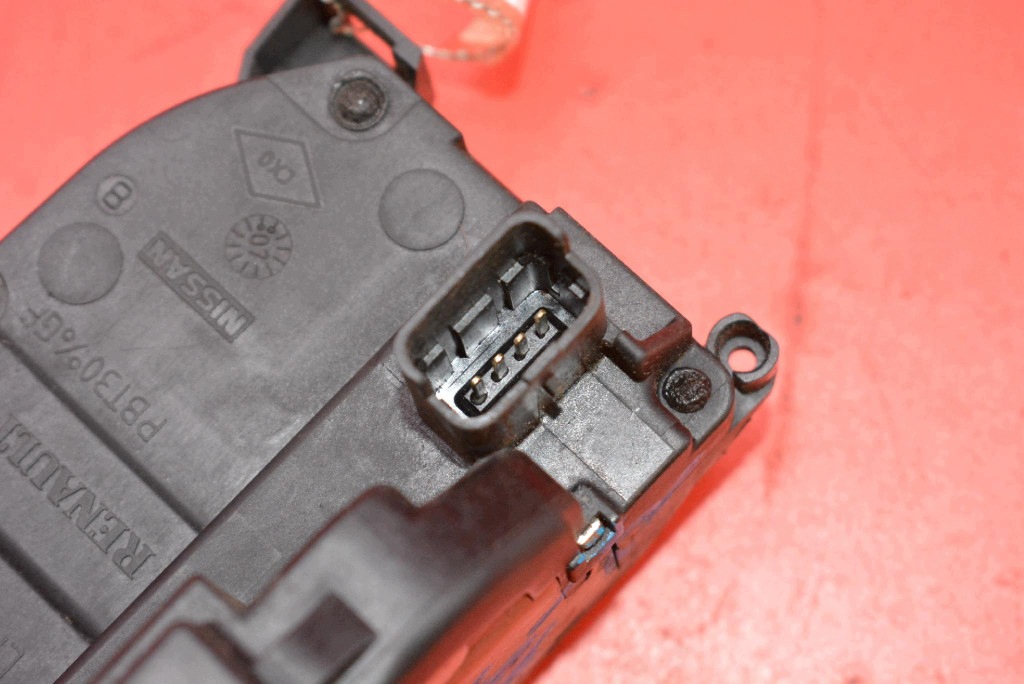lock door left front front EU 300126-E RENAULT CLIO 3 III 3D 05-09