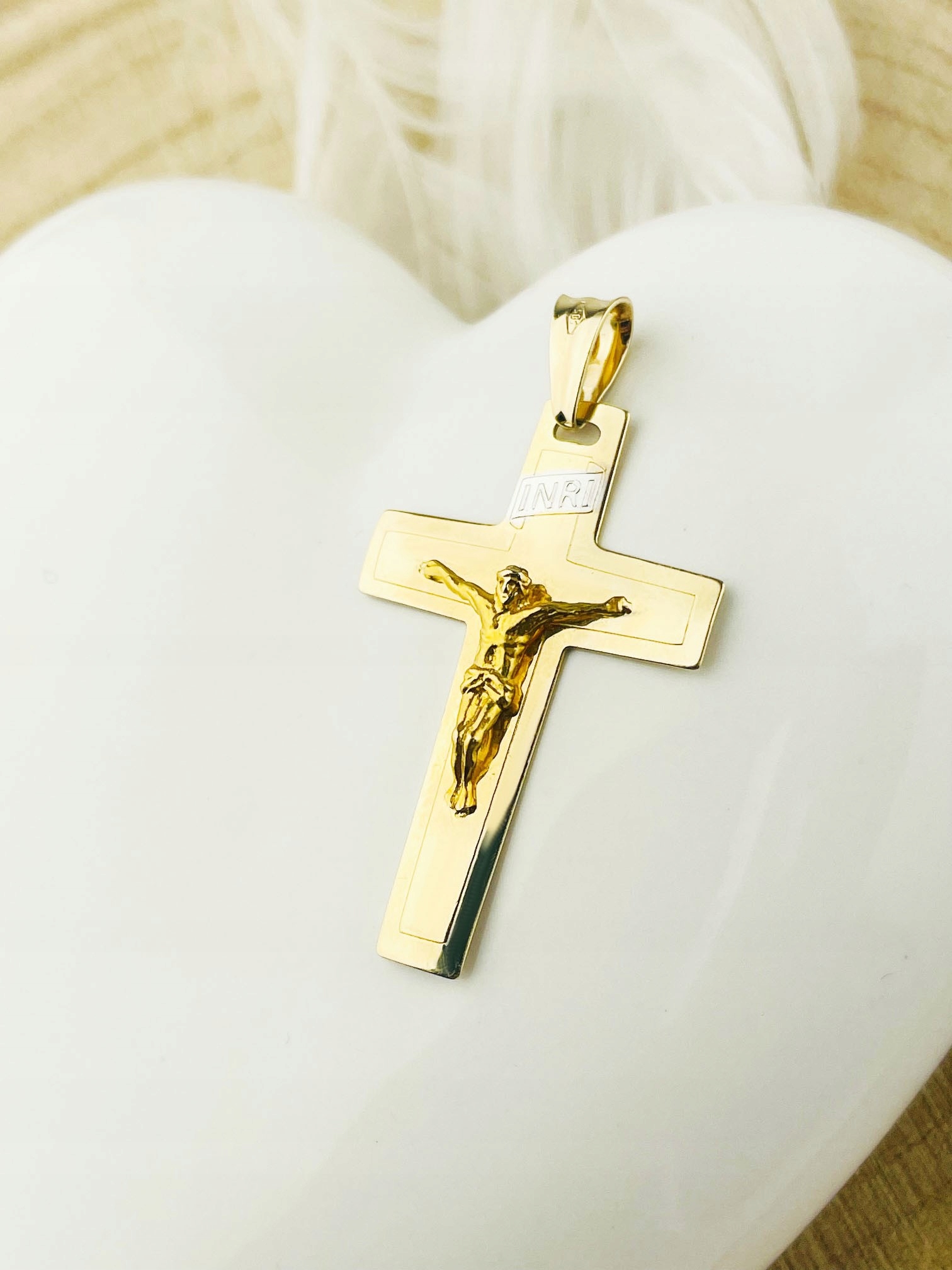 Zlatý křížek Ježíš Kristus Inri bikolor Svaté Přijímání Křest