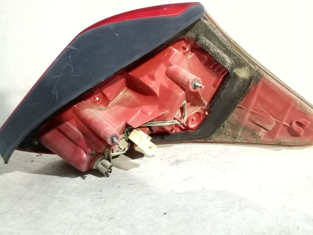Toyota Rav4 III 3 light left rear part rear