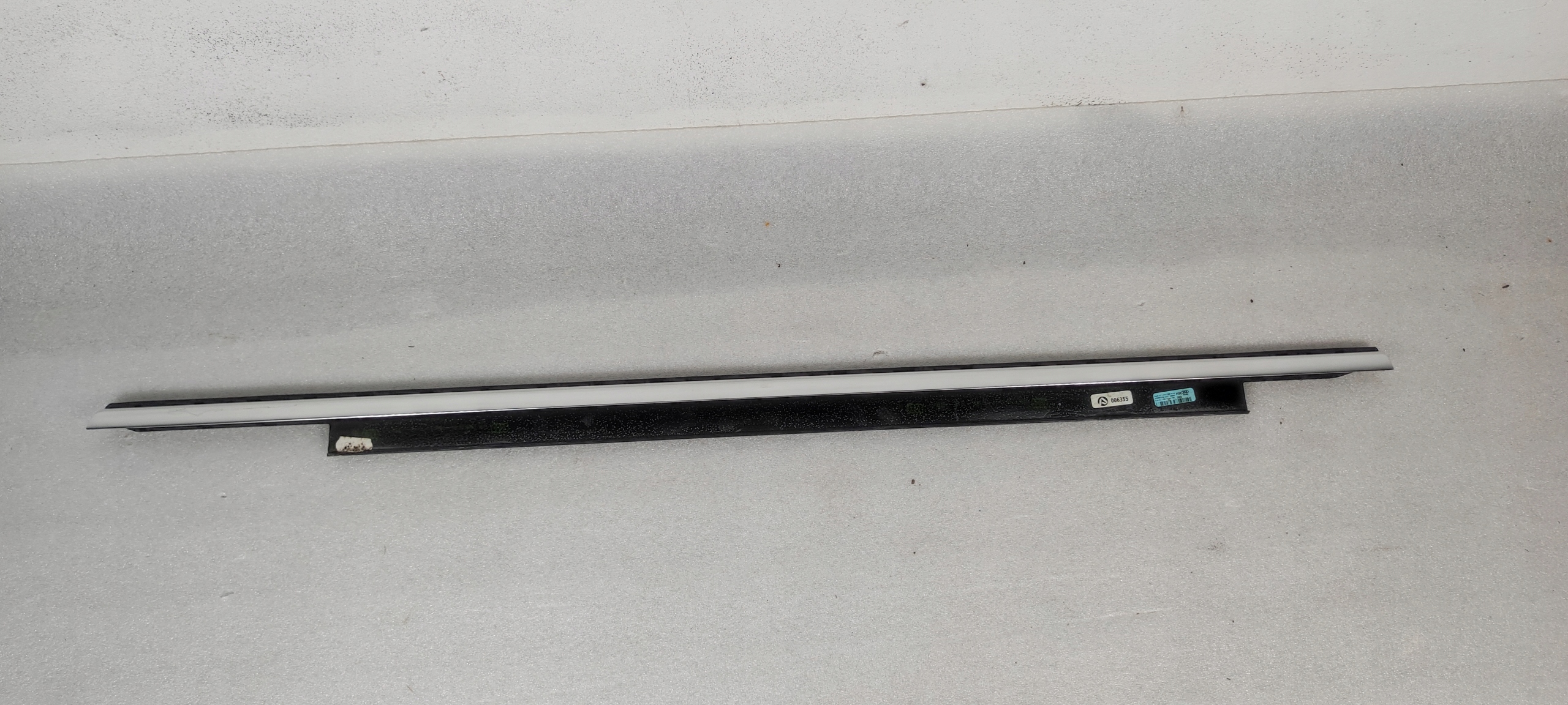 A6 C7 4G LISTWA ZGARNIAJĄCA PRAWA PRAWY TYŁ