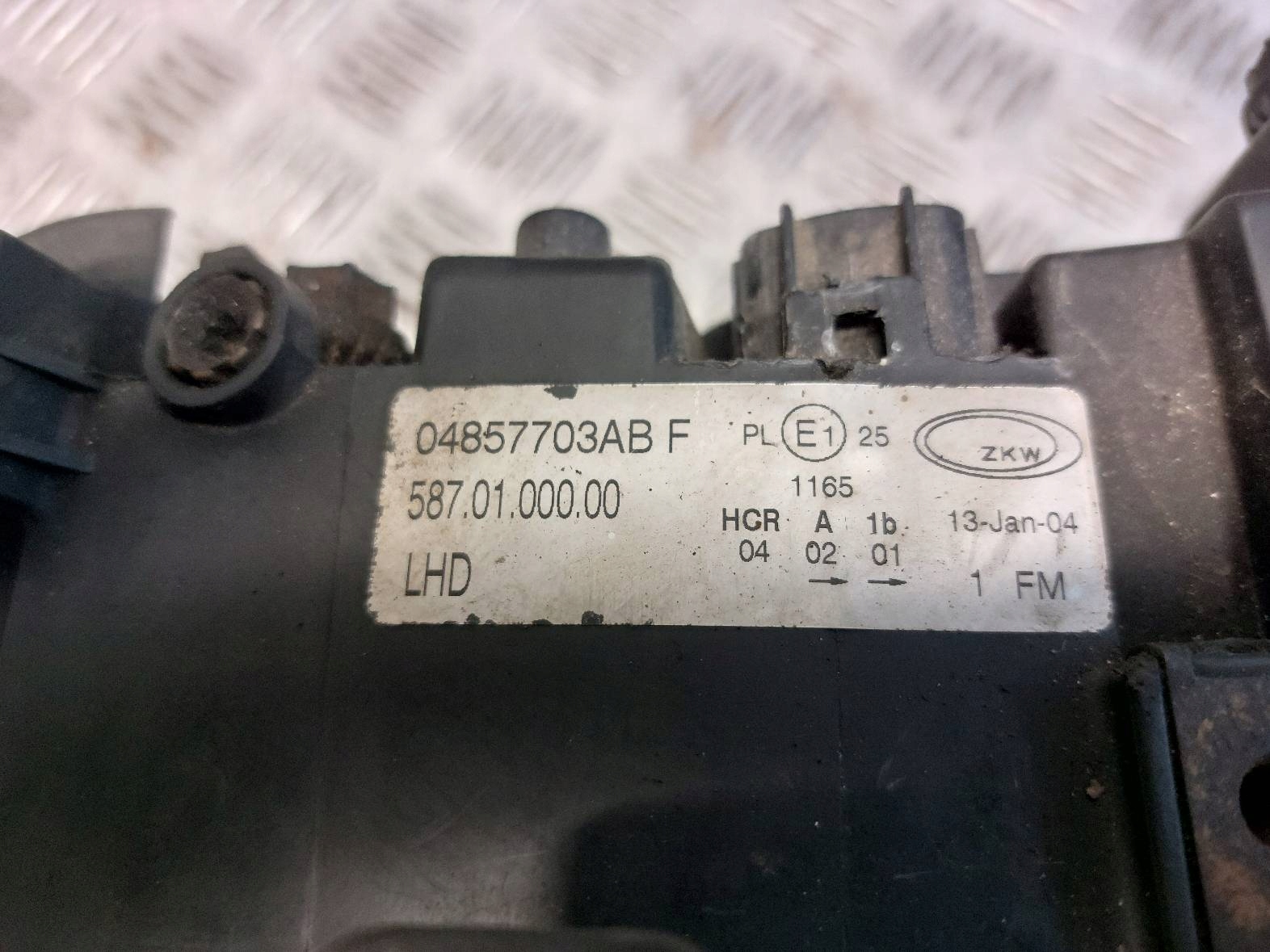 light left front VOYAGER CHRYSLER VOYAGER IV 04857703AB