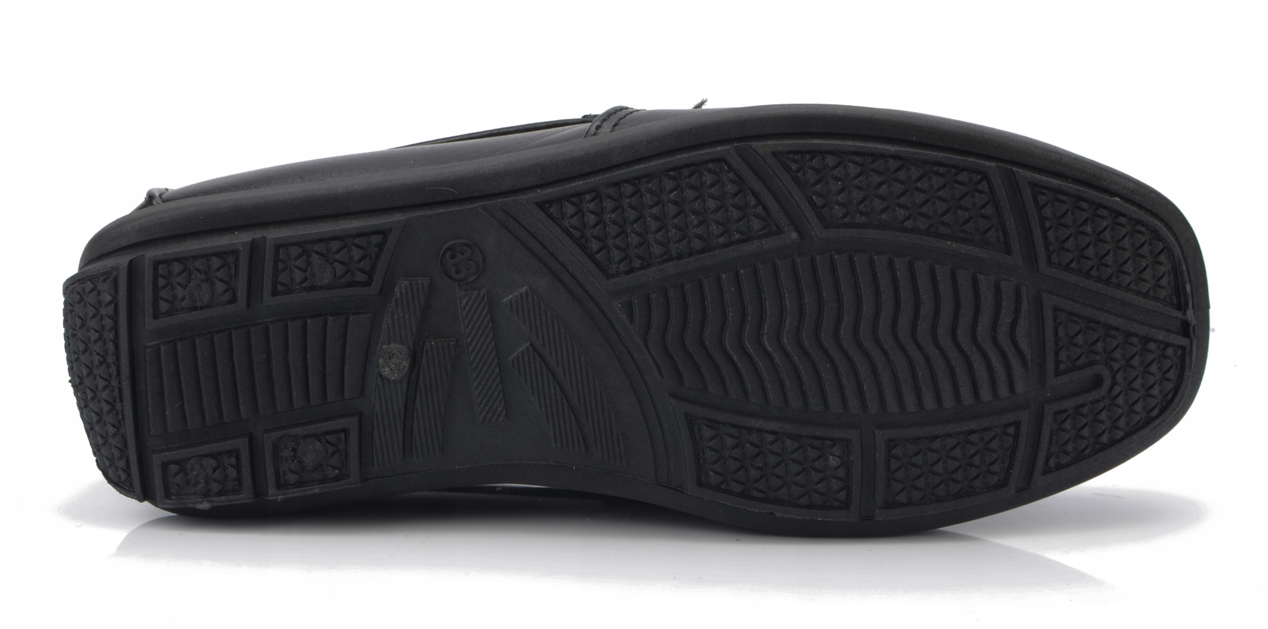 BUTY MOKASYNY KOMUNIJNE CZARNE CHŁOPIĘCE 34 Dodatkowe informacje Sztywny zapiętek