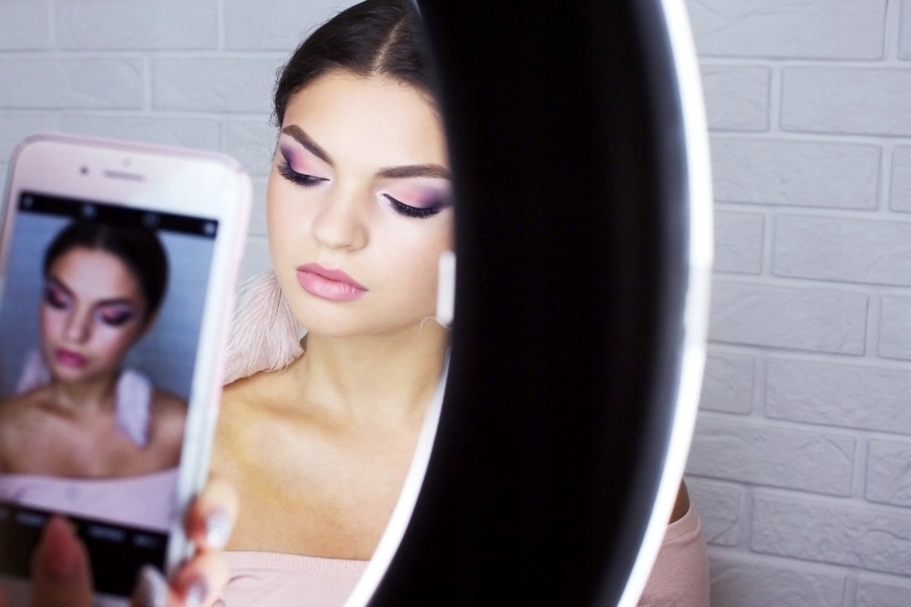 MOZOS LAMPA PIERŚCIENIOWA LED RING DO ZDJĘĆ FILMÓW Z UCHWYTEM NA TELEFON Kod producenta MLM-RING