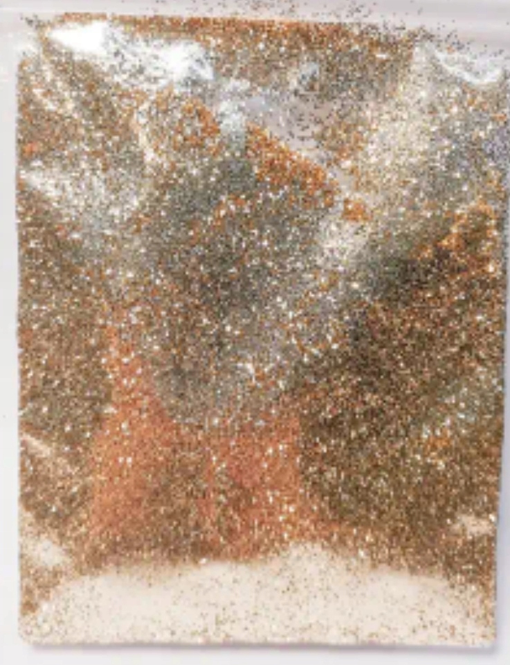 Dekorativní sypký brokát zlatý fi.0,2 na stěny barev spár ozdobných věnců 1 kg