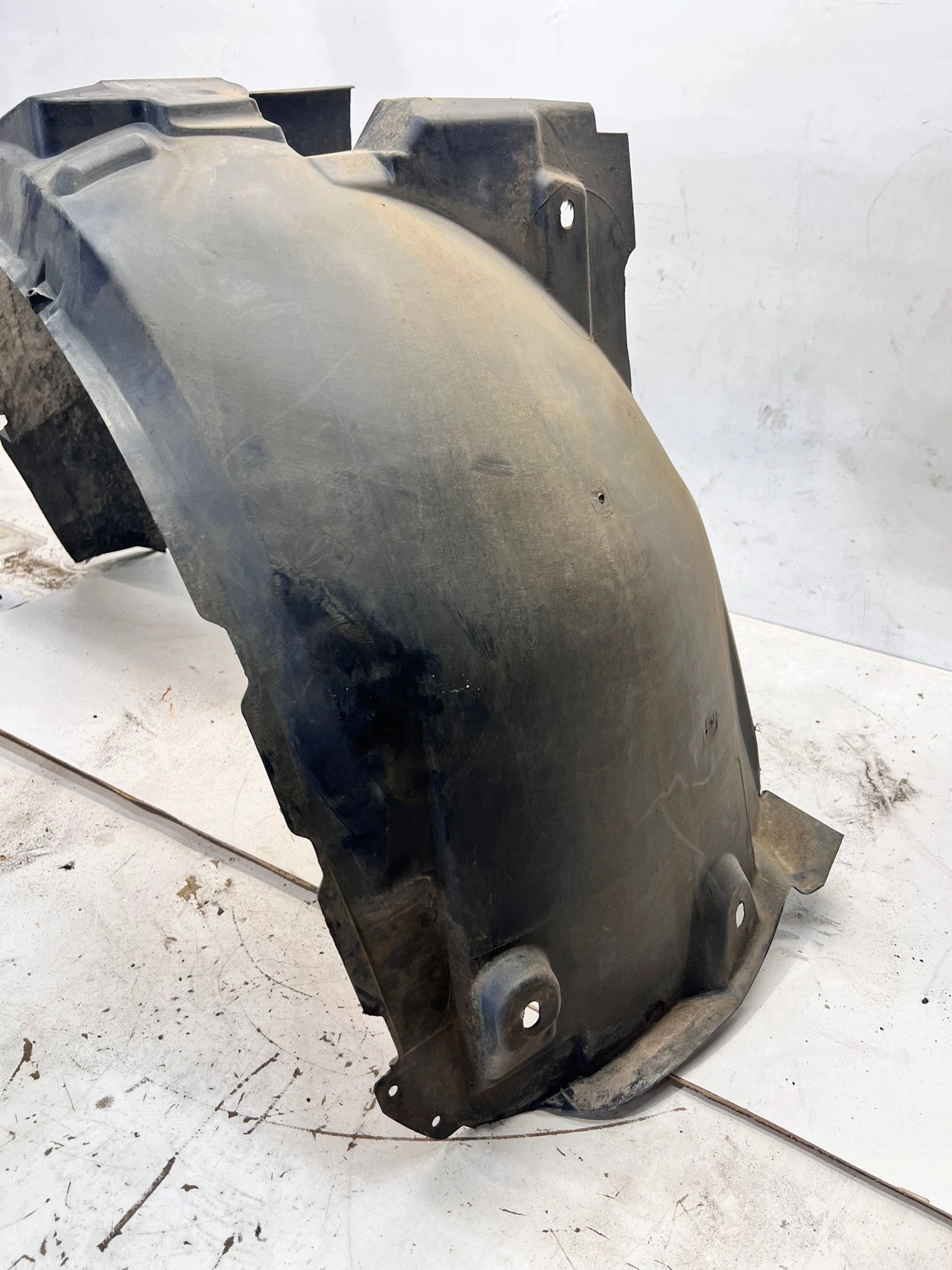 mudguard left front plastic AUDI A4 B8 LIFT 8K0821171L 23/26
