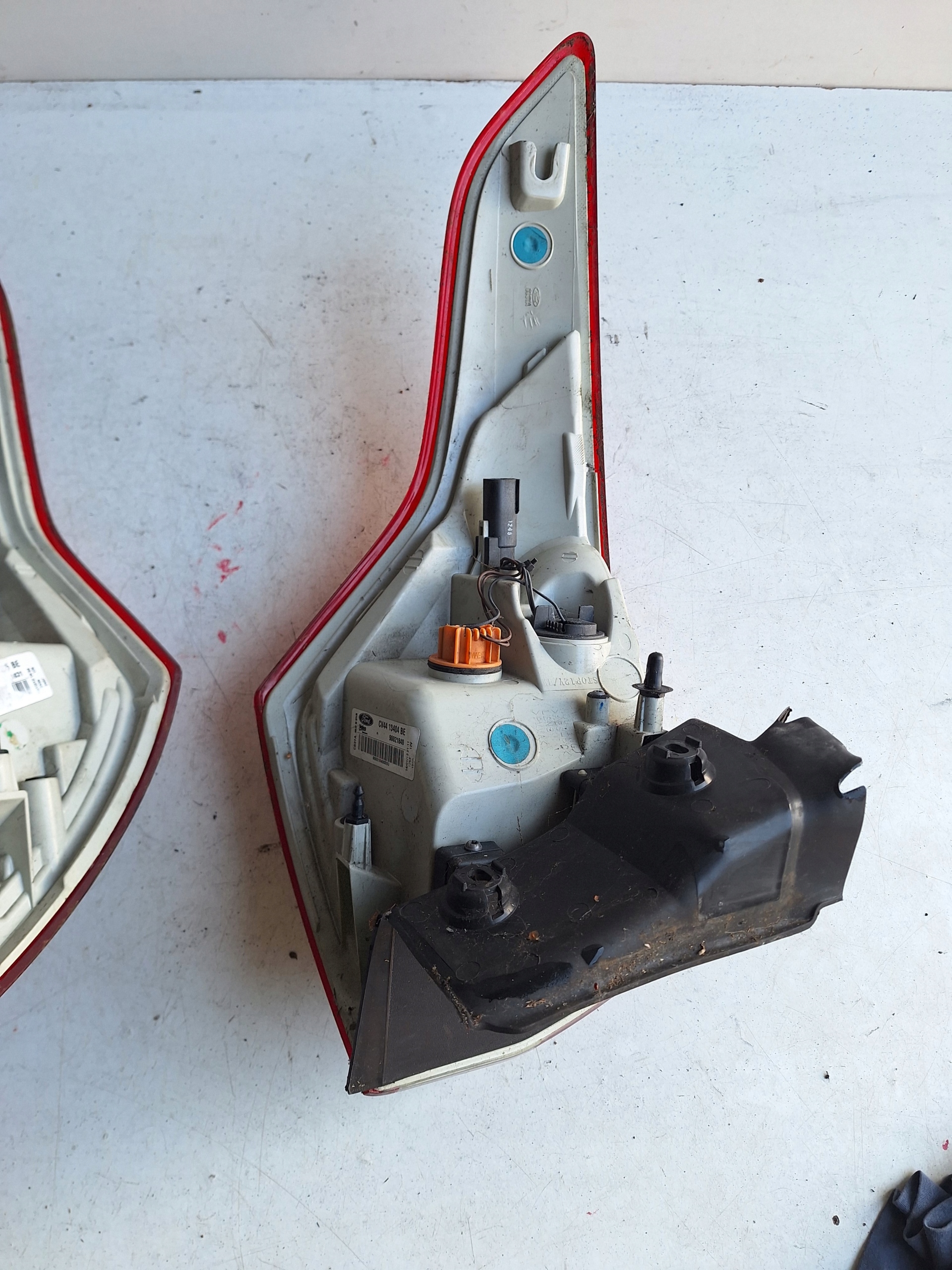 FORD KUGA MK2 12-16 light rear part right LED
