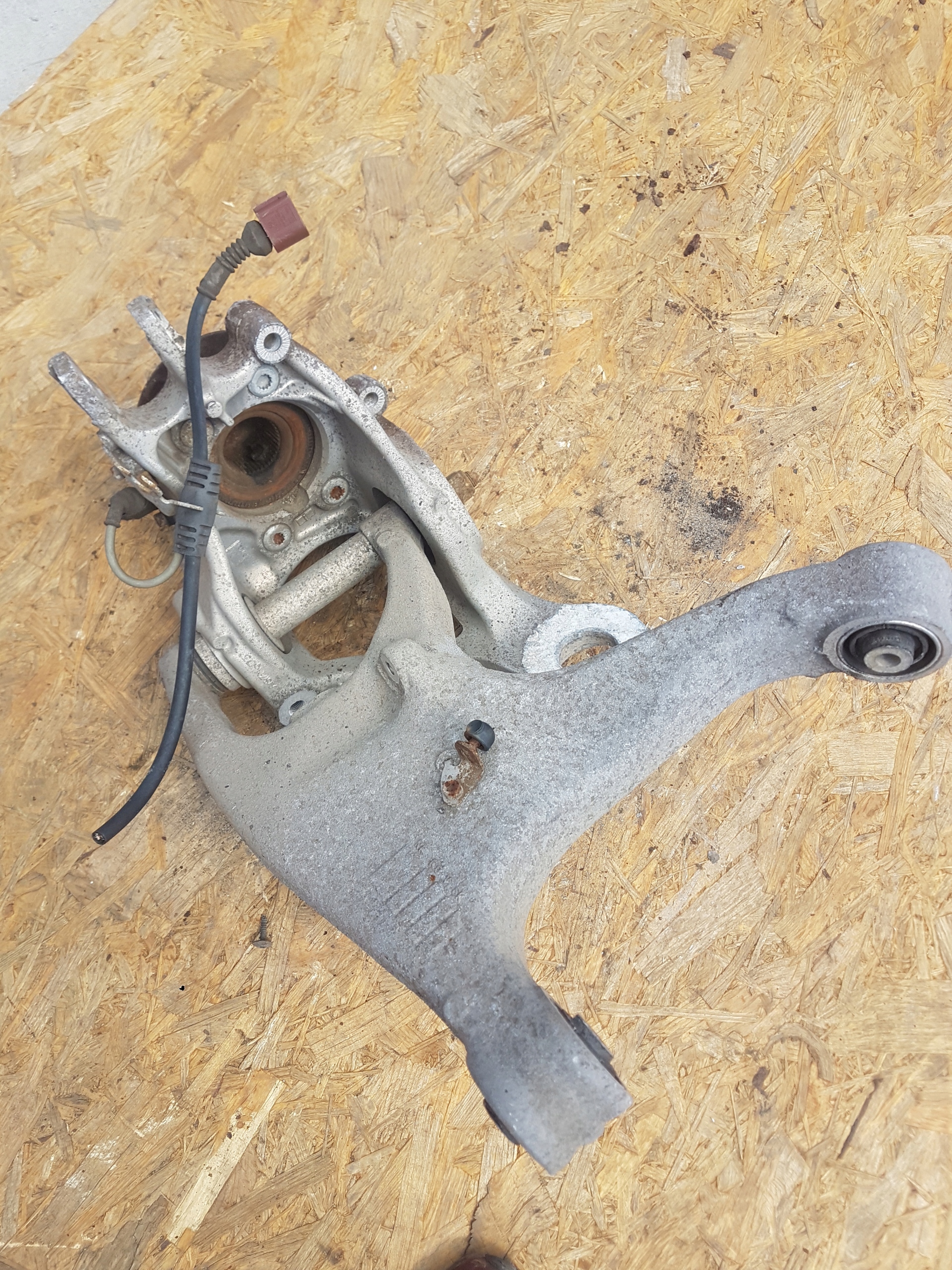 swing left rear part AUDI A6 C7 A7 Q5 8R0505311B
