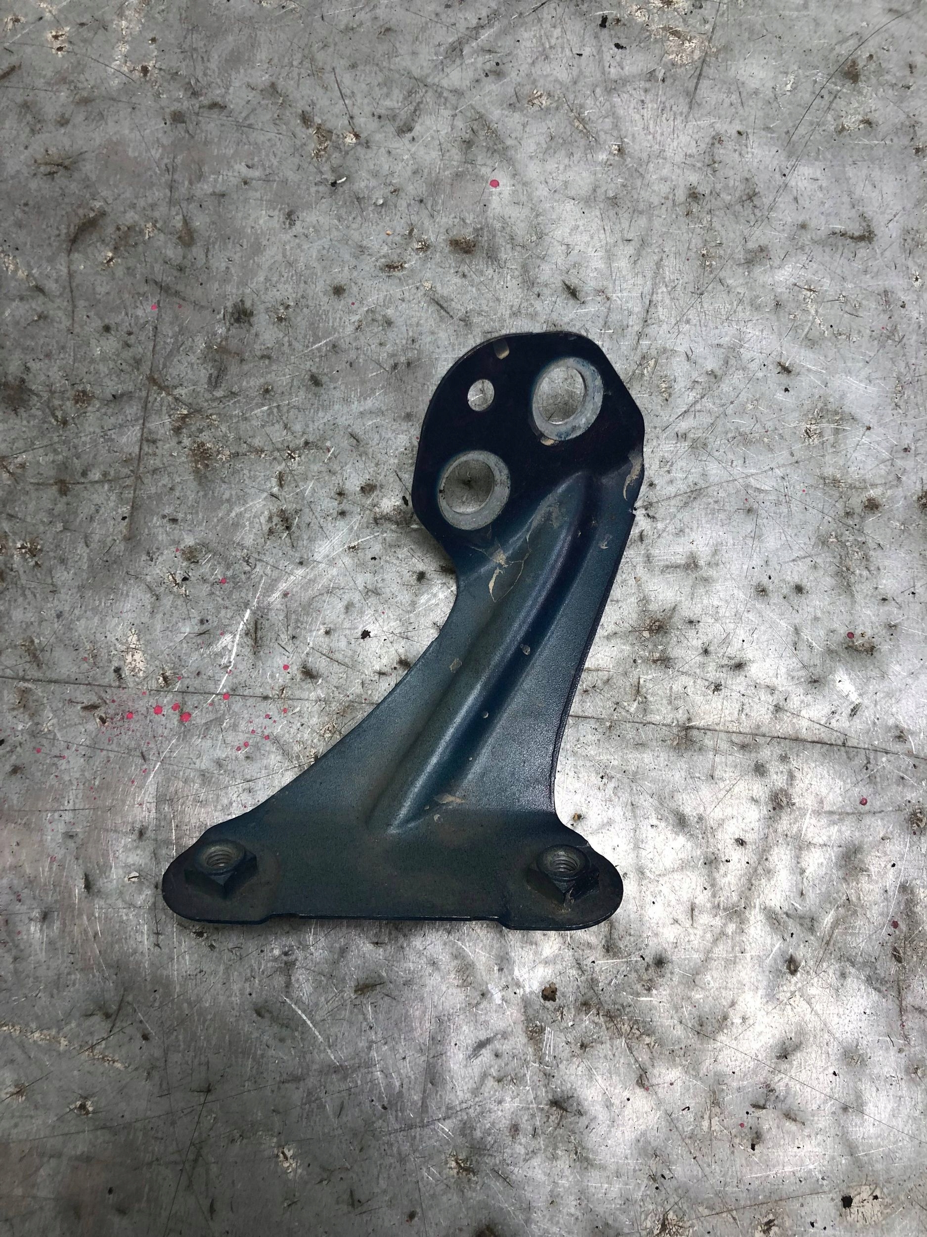 Console Support plaque Aile Gauche Avant SEAT IBIZA V 6F0821167A