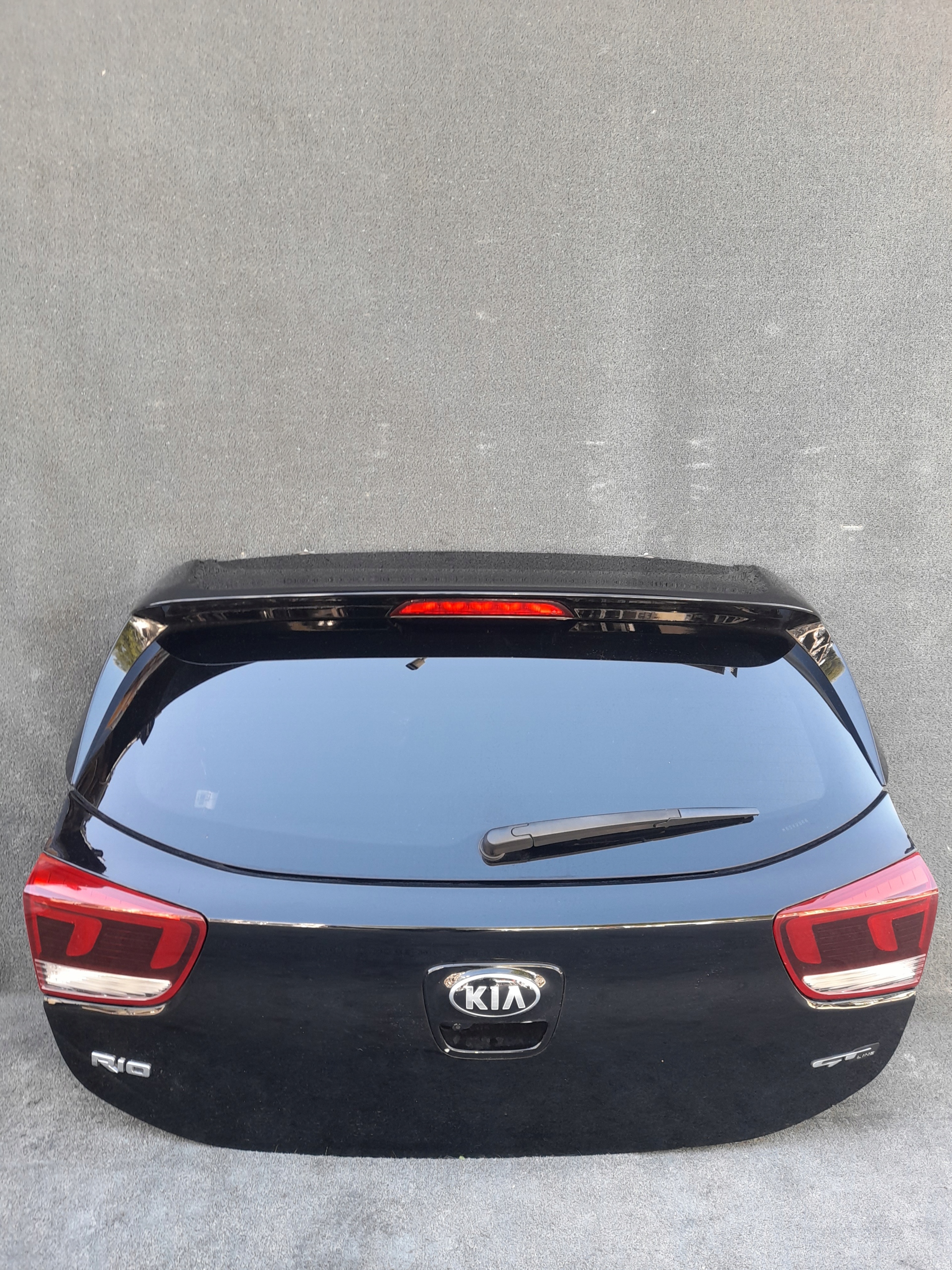 KIA RIO IV КРИШКА БАГАЖНИКА