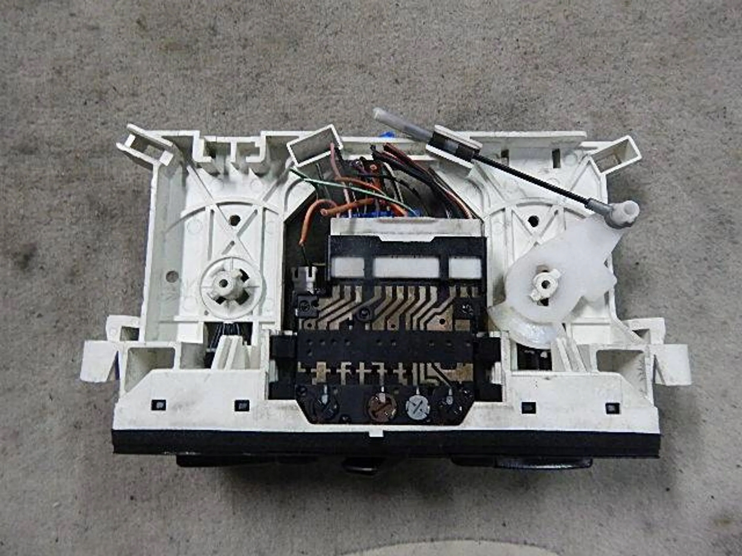 PANEL STEROWANIA NAWIEWU MITSUBISHI SPACE STAR Numer katalogowy oryginału 01011S