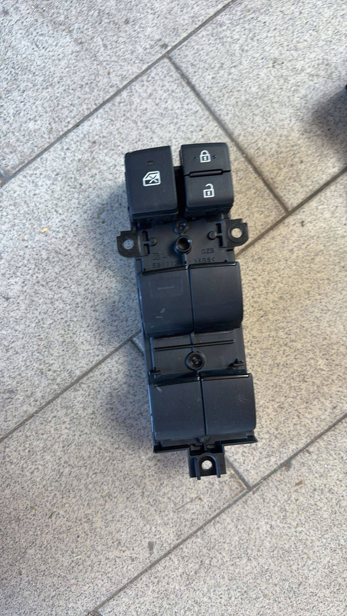 Fensterschalter Mazda 2 84040-02550