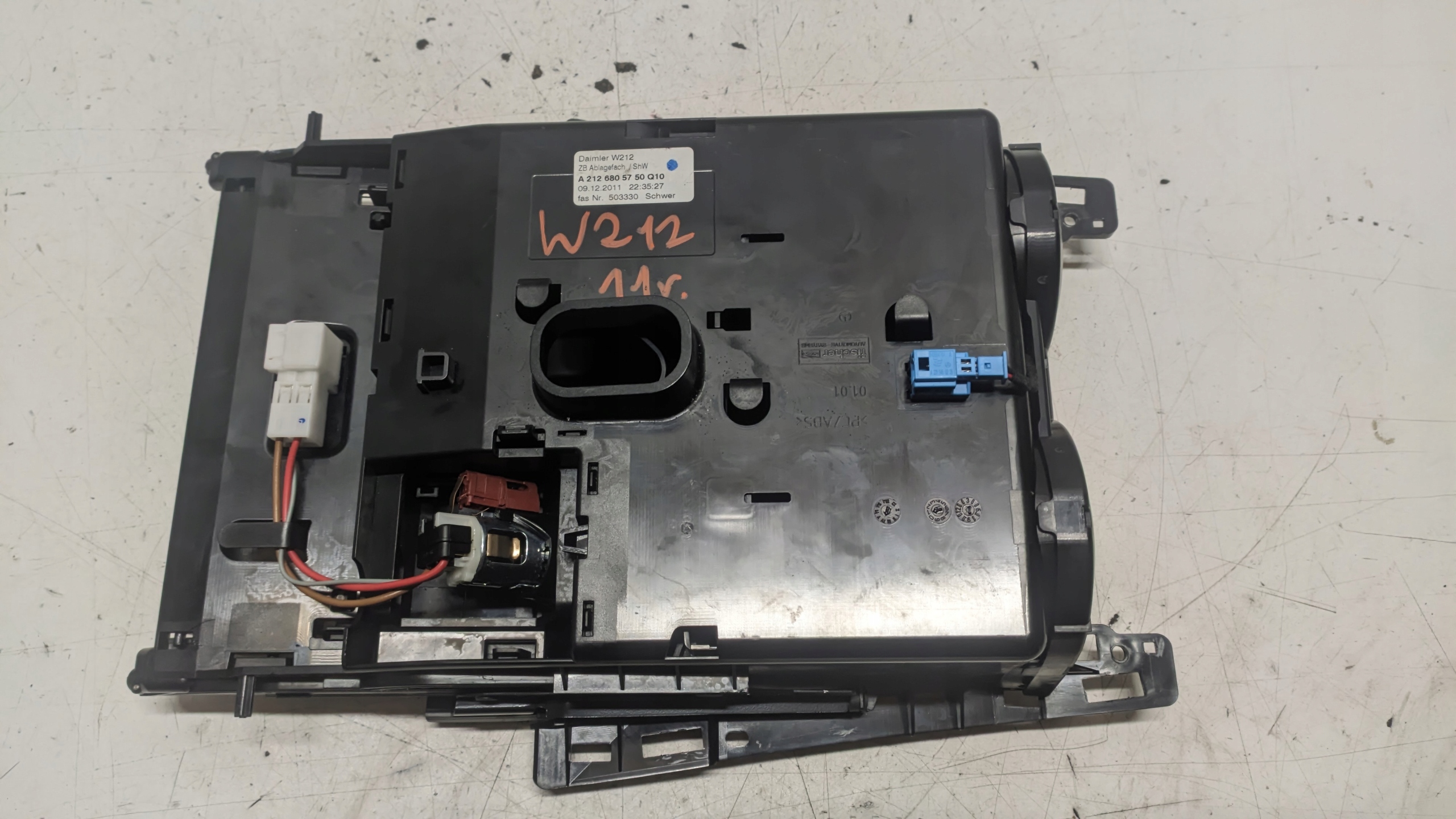MERCEDES W212 3.0 CDI 11R passenger compartment ashtray A2126805750