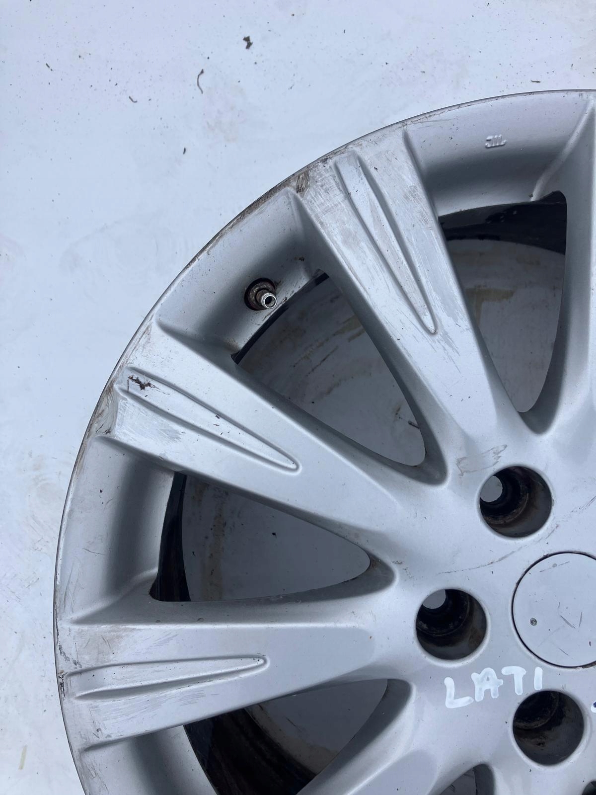 disk RENAULT LATITUDE #33 403000058R 18 CALI 5X114.3