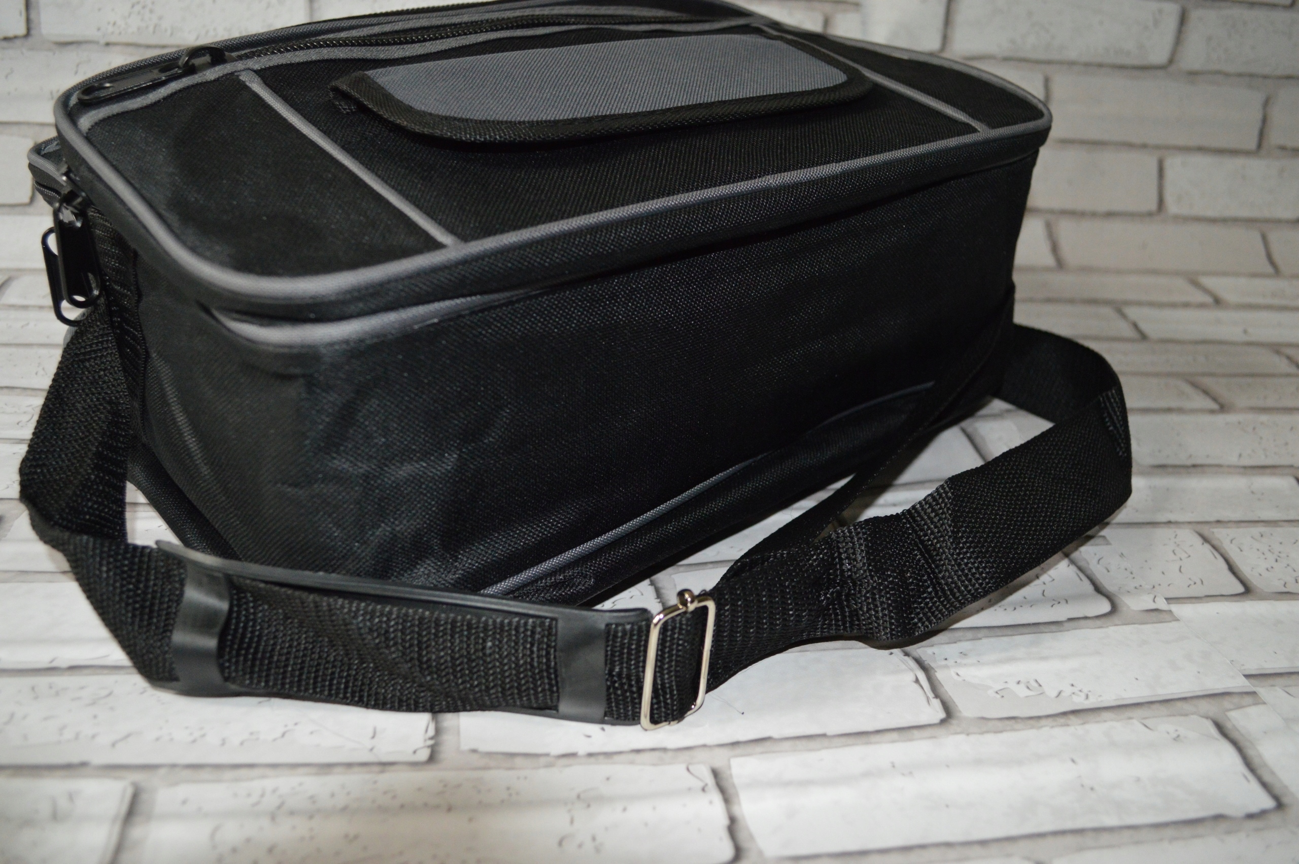 TORBA SASZETKA MĘSKA NA RAMIĘ DO PRACY SZKOŁY Wysokość 26 cm