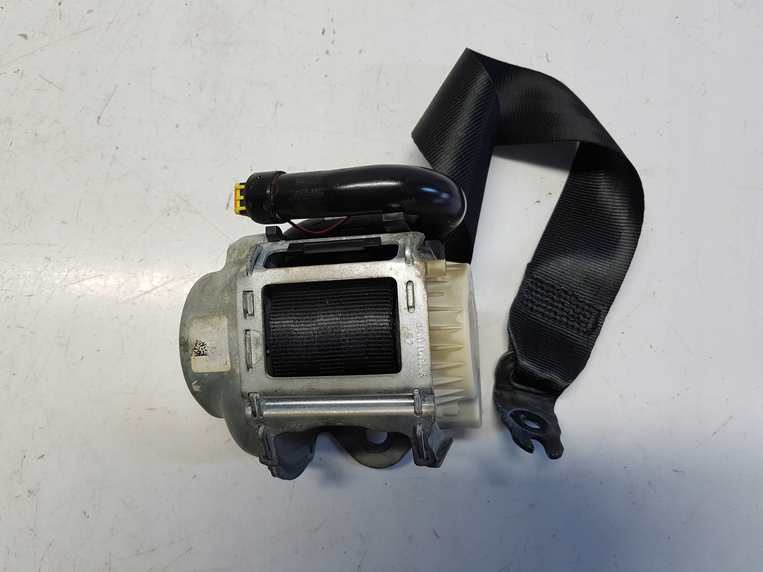 J9C3-611B68-AC - RANGE ROVER EVOQUE II SEAT BELT, ЗАДНИЙ