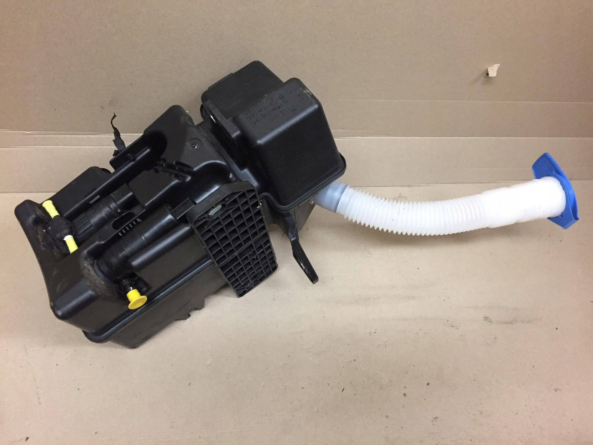 VW TIGUAN И БАЧОК ОМЫВАТЕЛЯ 5N0955453H