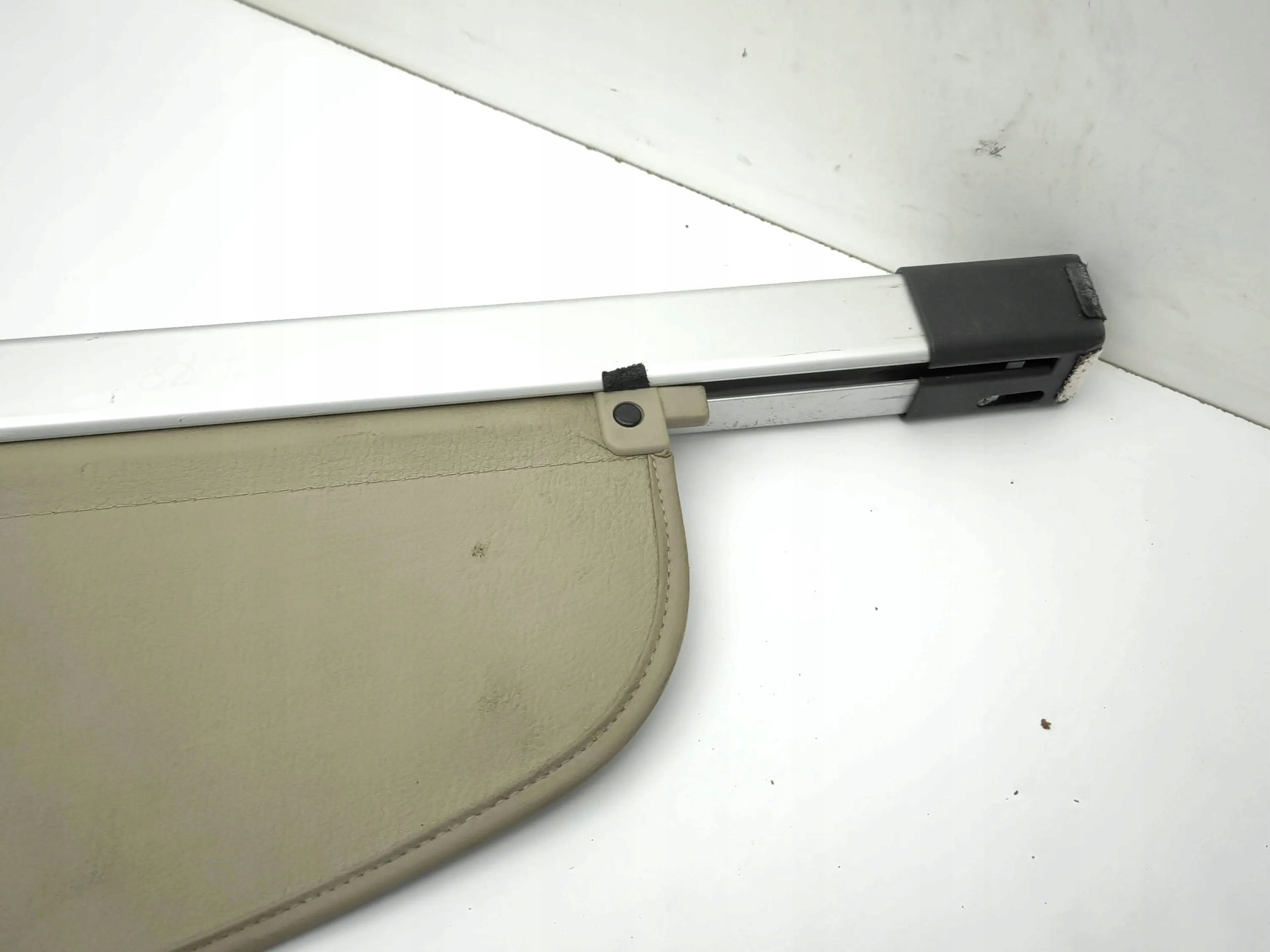 mazda 2010 ролета багажника