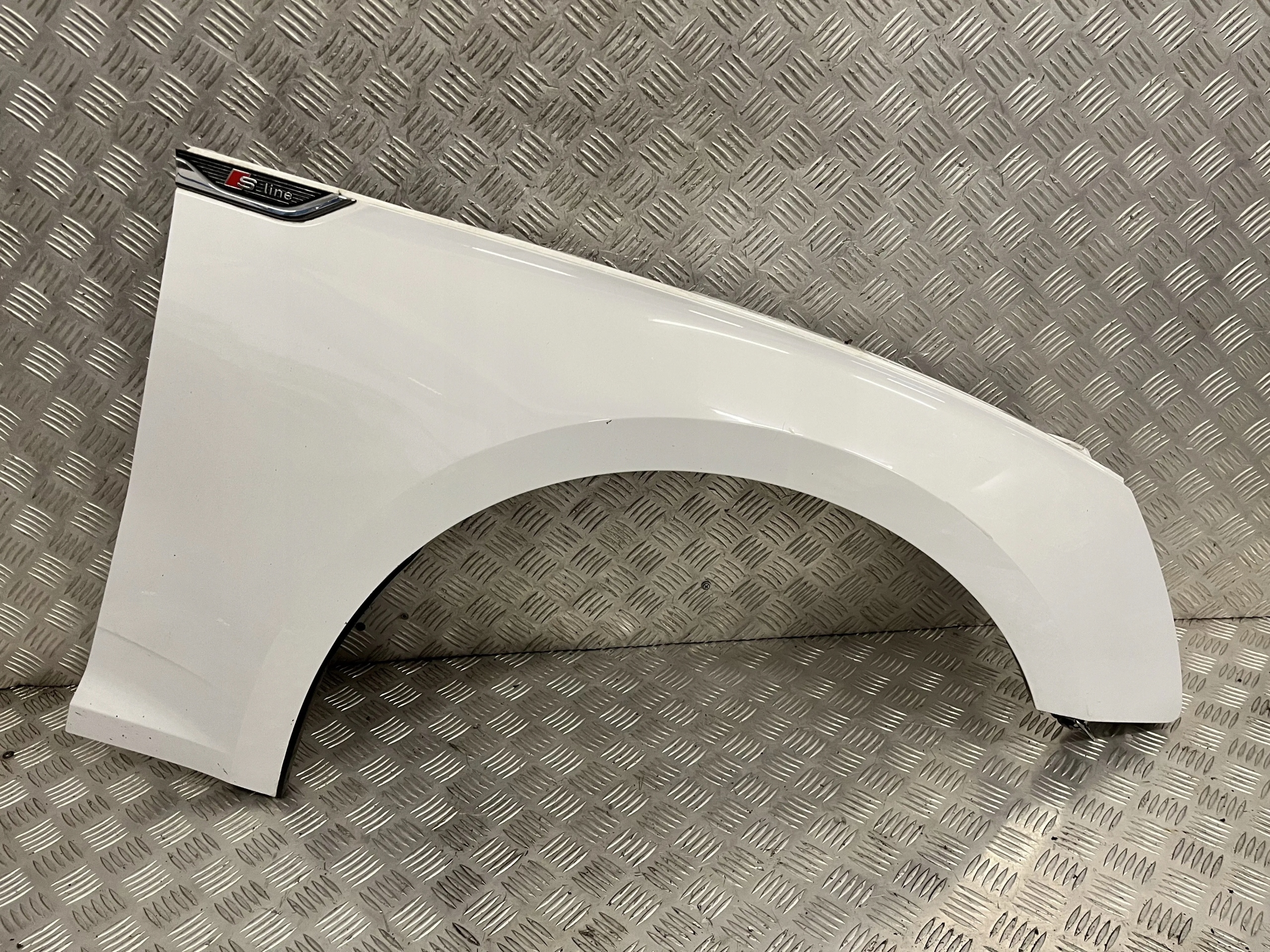 BŁOTNIK PRZÓD PRAWY AUDI A5 II F5 8W 16 - COUPE LS9R