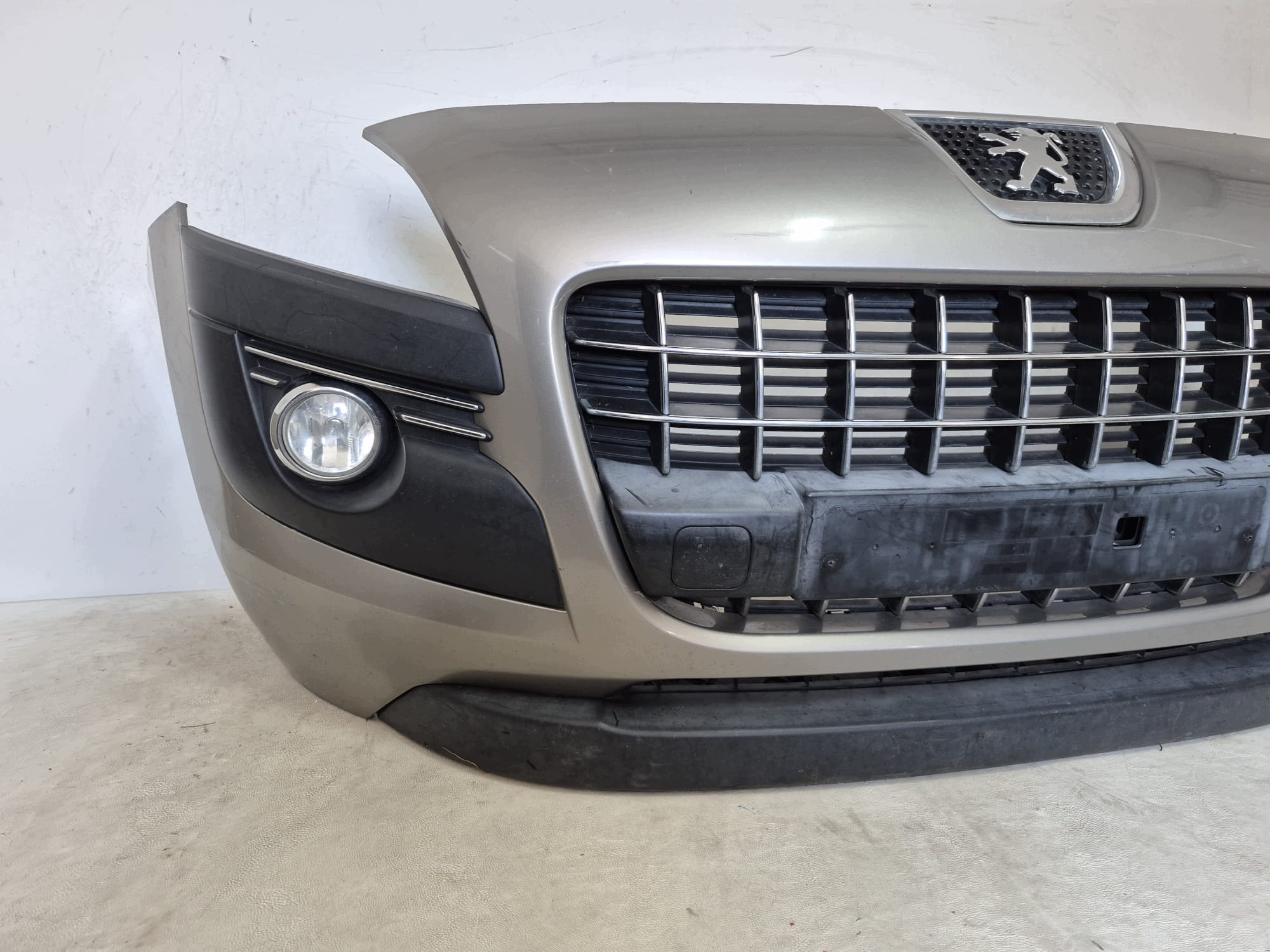 PEUGEOT 3008 and 1 09-13 bumper front front