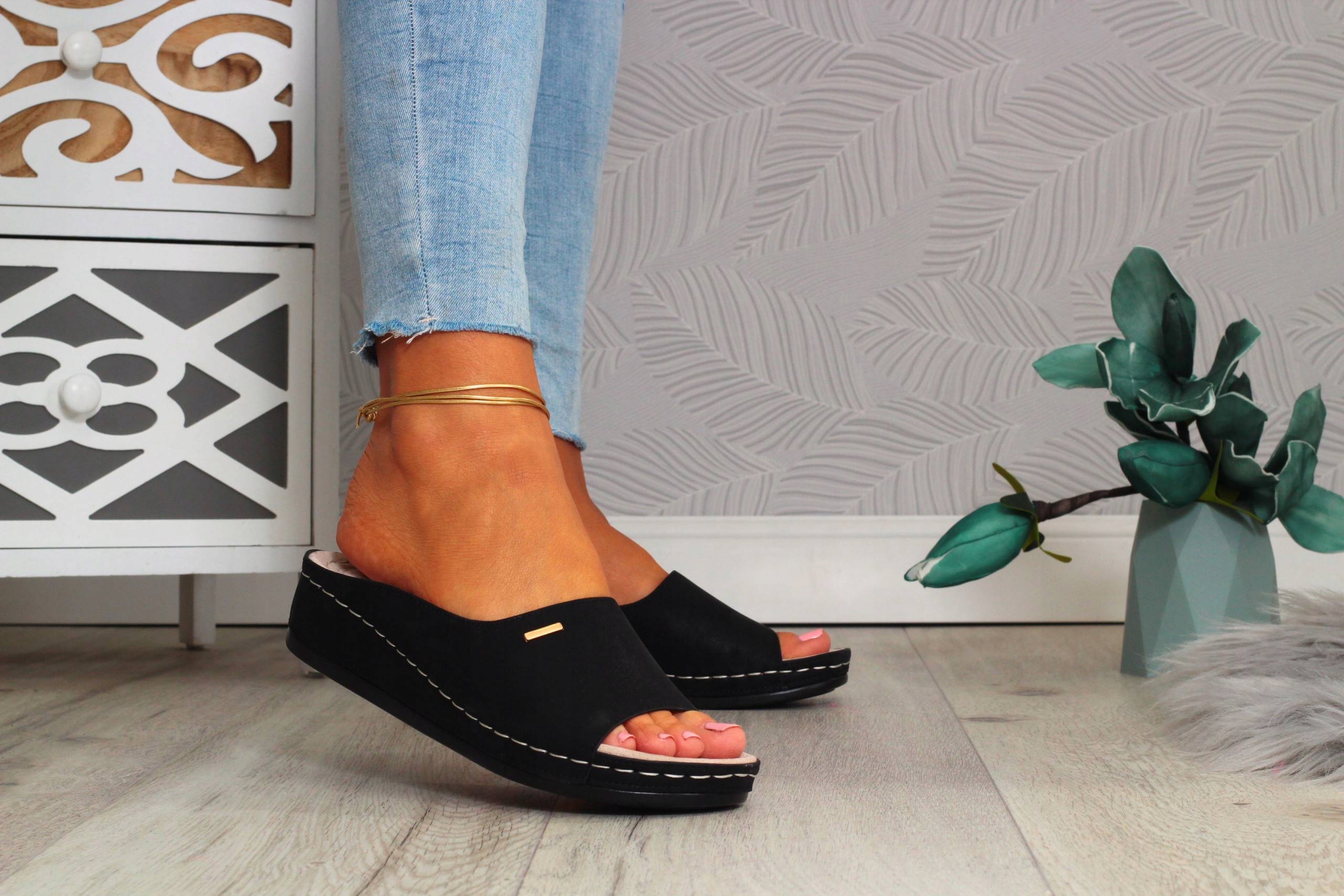 KLAPKI DAMSKIE PROFILOWANE SZYTE SKÓRA NA CO DZIEŃ Rozmiar 39