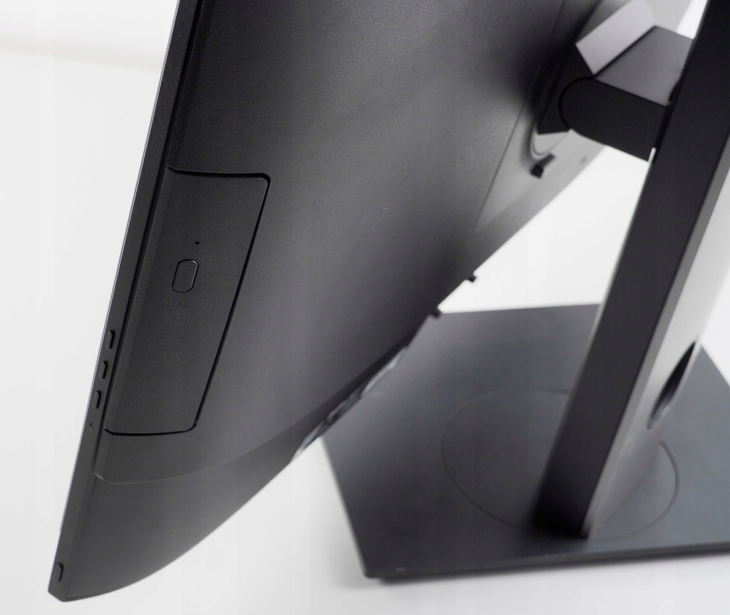 KOMPUTER ALL IN ONE Dell AIO 7450 i3 6GEN 16/240GB W11 FHD Z KAMERKĄ KM3322 Model procesora i3-6100