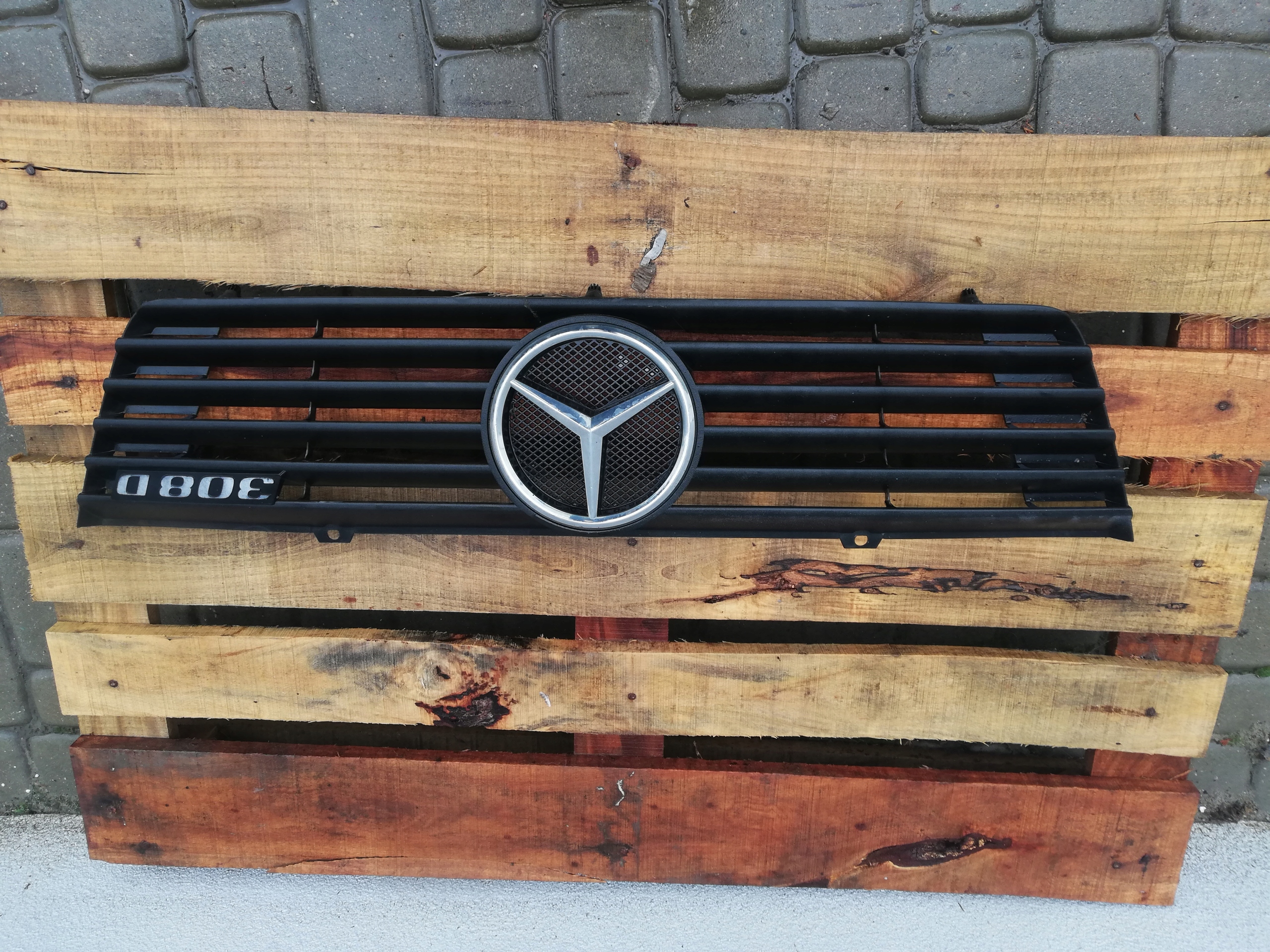 GRILL/ATRAPA MERCEDES SPRINTER W901-905(1995-00)