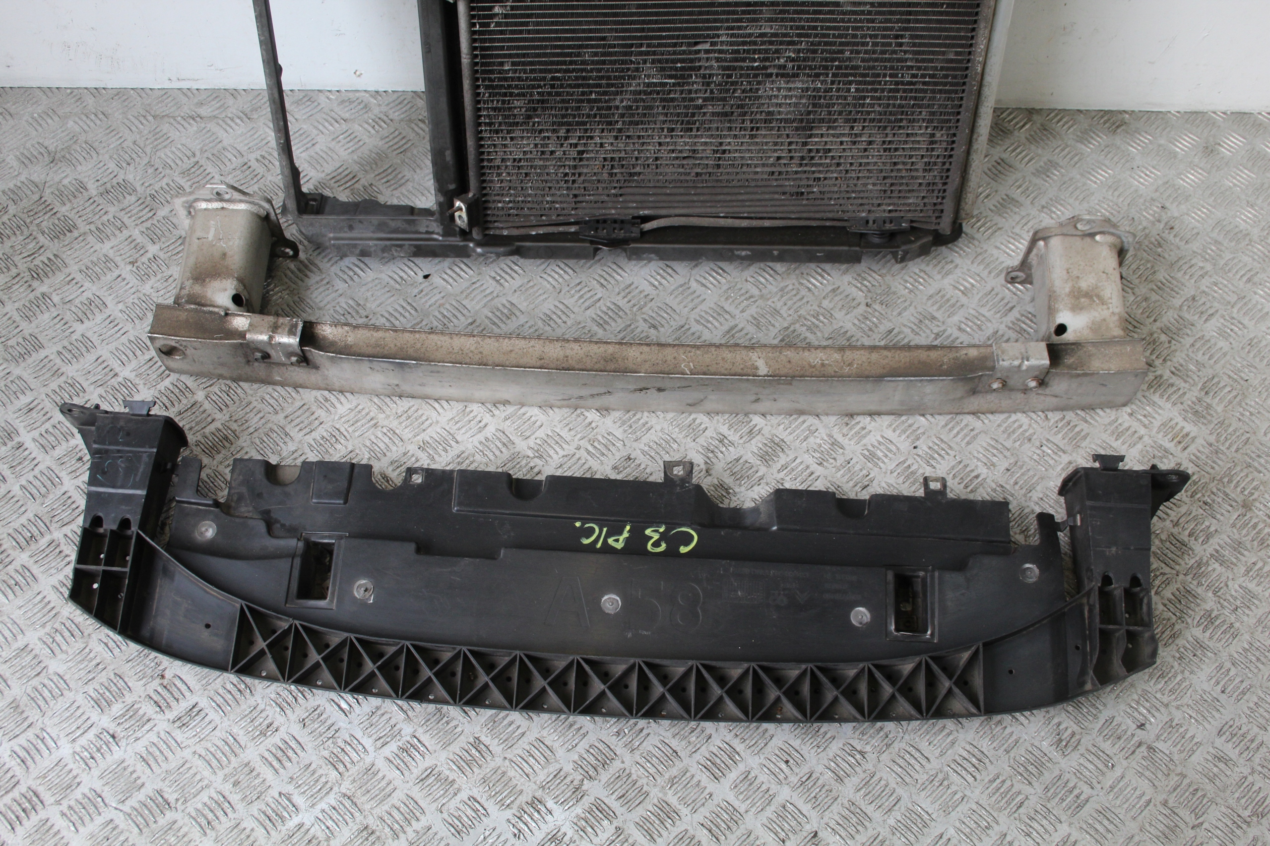 support panel for radiators radiator pillar CITROEN C3 PICASSO