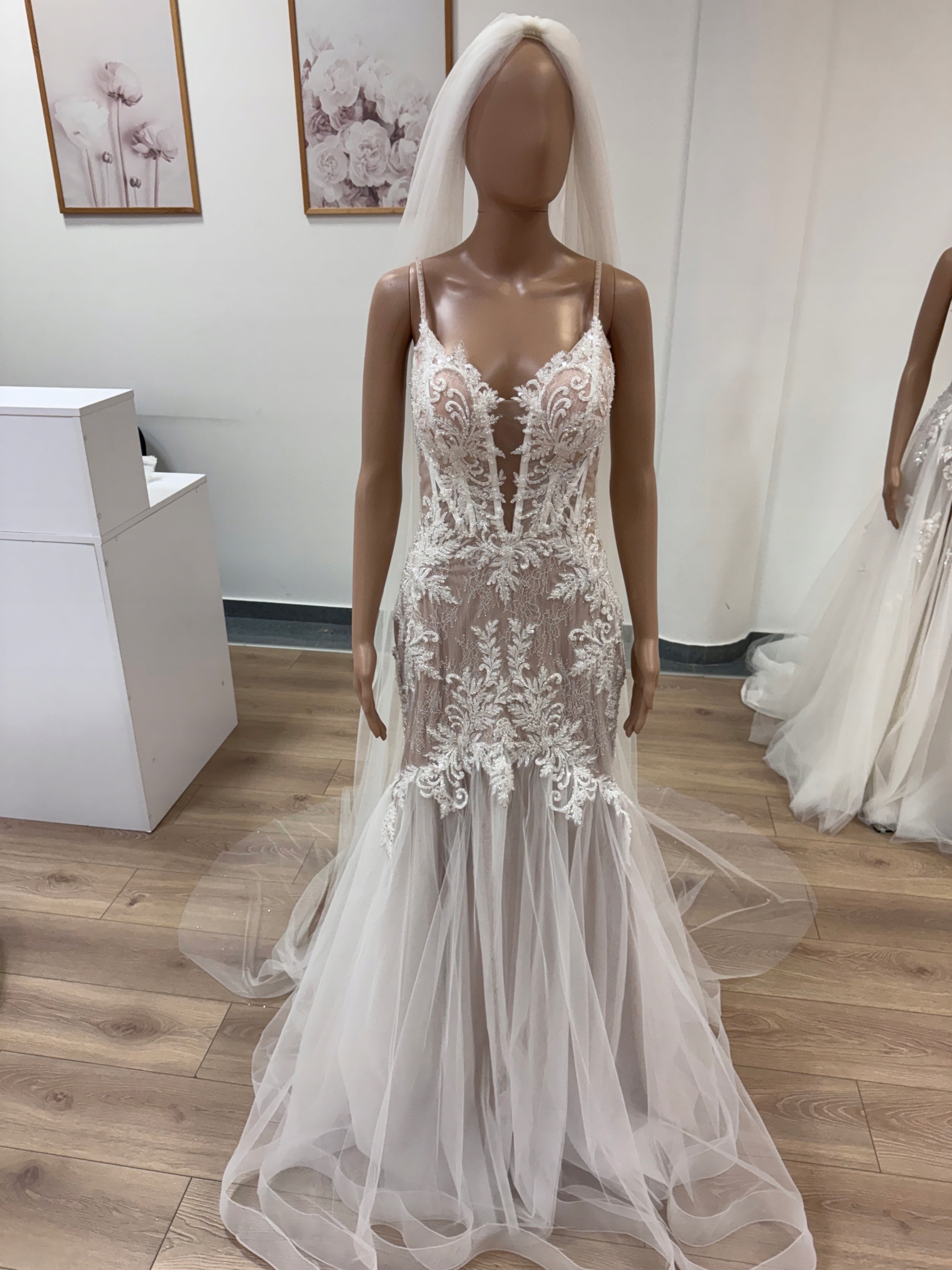 Nowa suknia ślubna rybka syrenka z koronką błyszcząca 38/40 Kod producenta 00369