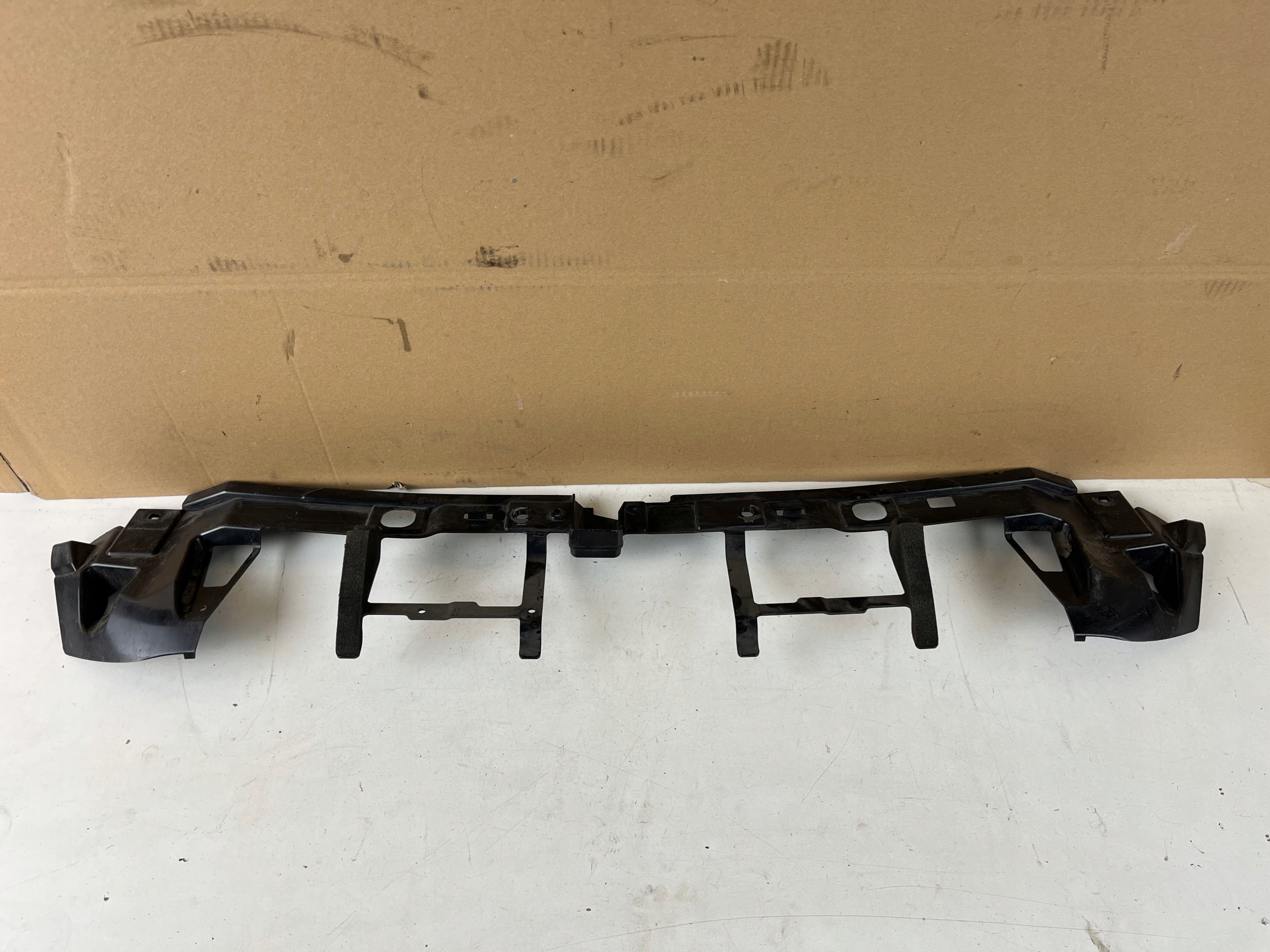 bumper bracket JAGUAR E-PACE J9C3-17640-A