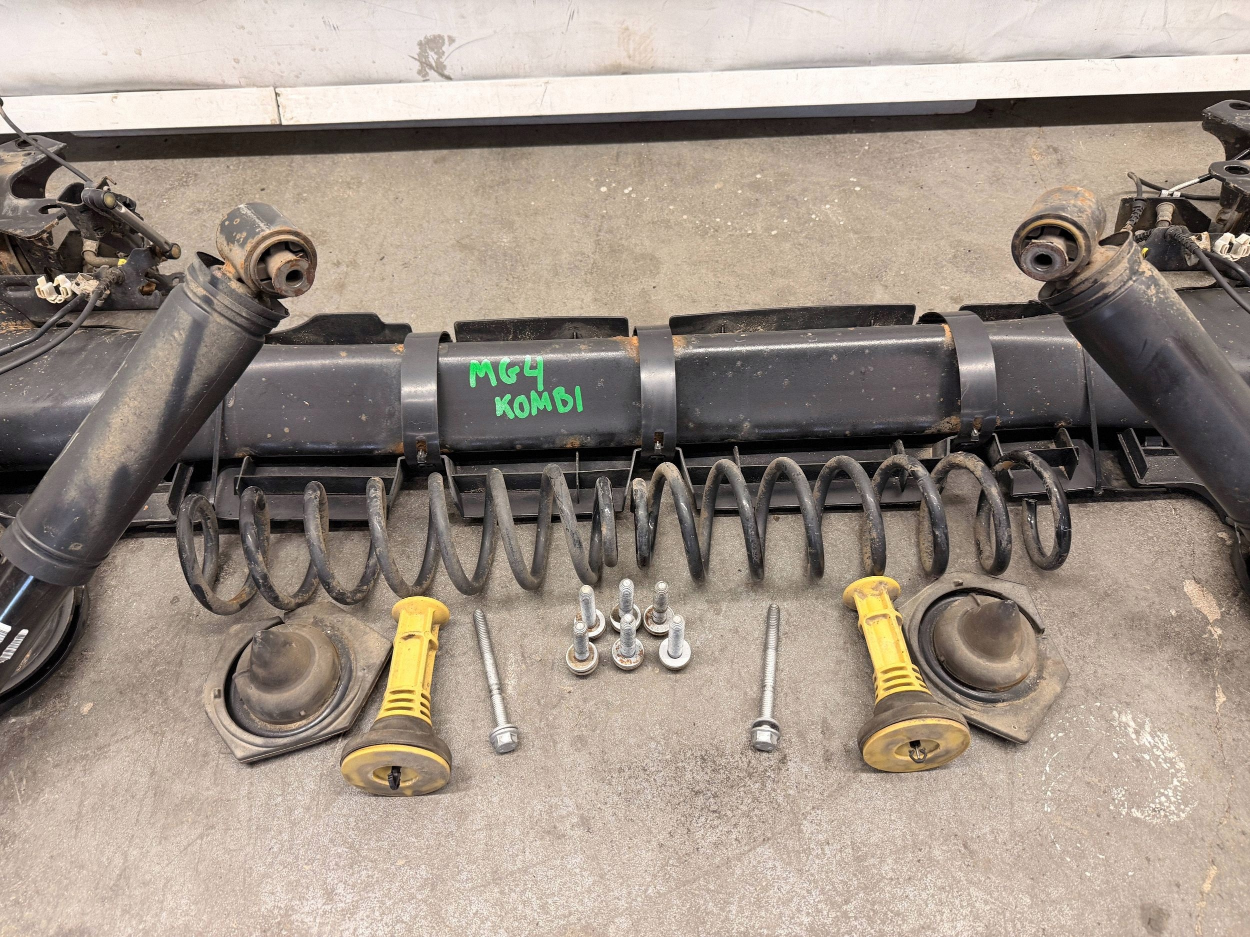 Renault Megane IV KOMBI achsträger heck hinten achse