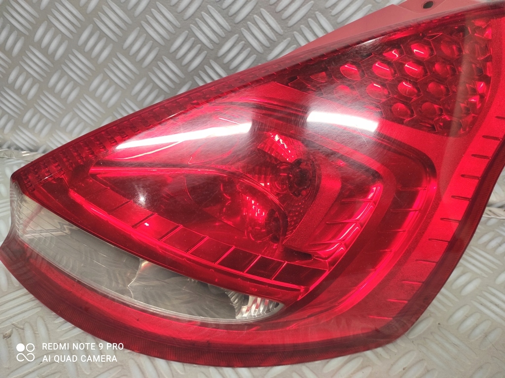фонарь правый FORD Fiesta MK7 перед рестайлинг 8A6113404A