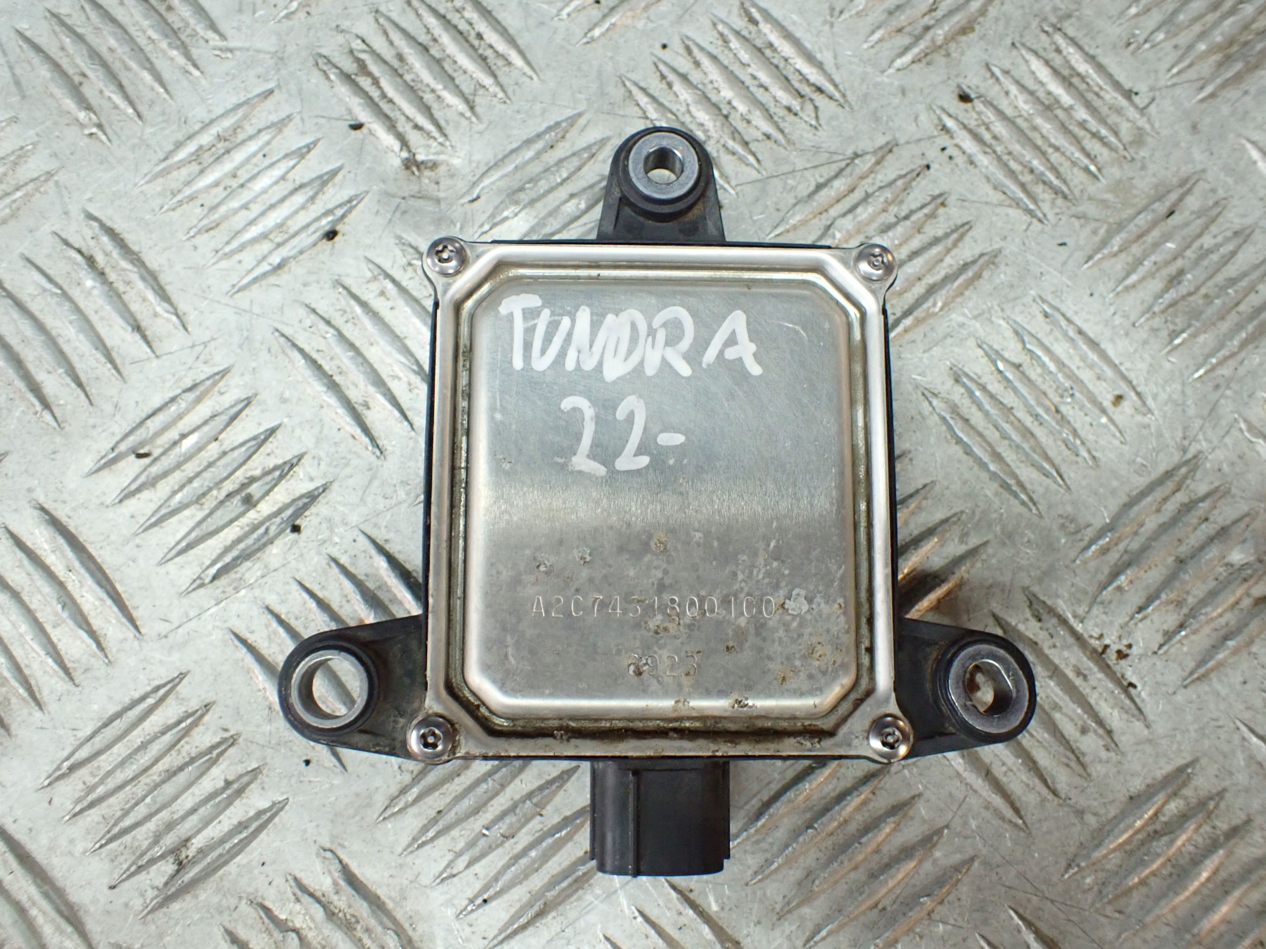 TOYOTA TUNDRA SEQUOIA 2022-