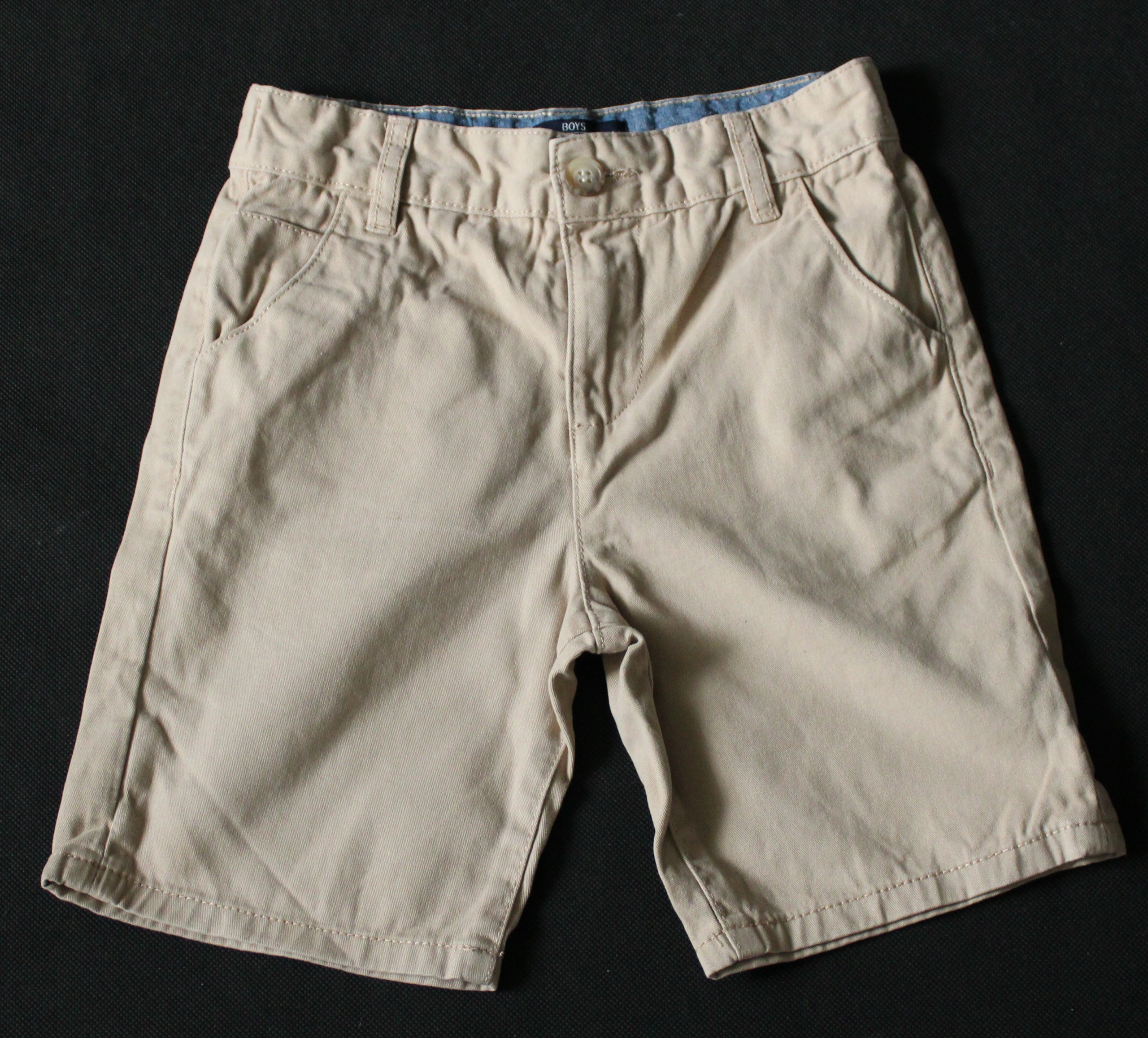 BEŻOWE SPODENKI ROZM 128/134