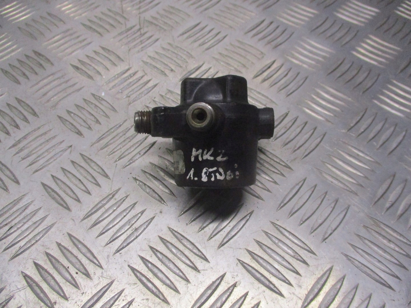 ROZDZIELACZ PALIWA FORD FOCUS MK2 1.8 TDCI 4M5Q-9D280-DA