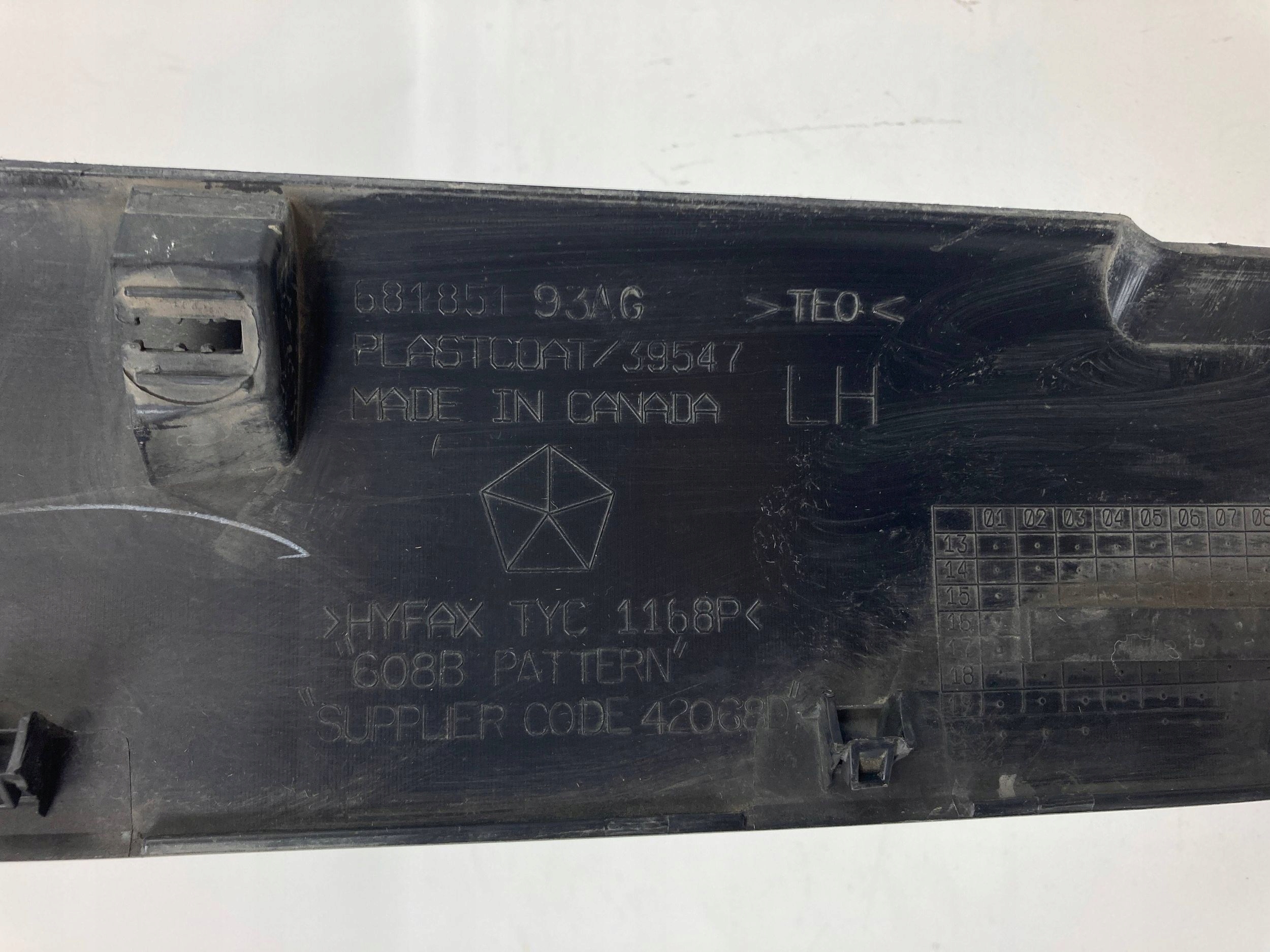 Dodge Challenger Widebody 2015+ cap threshold threshold moulding left
