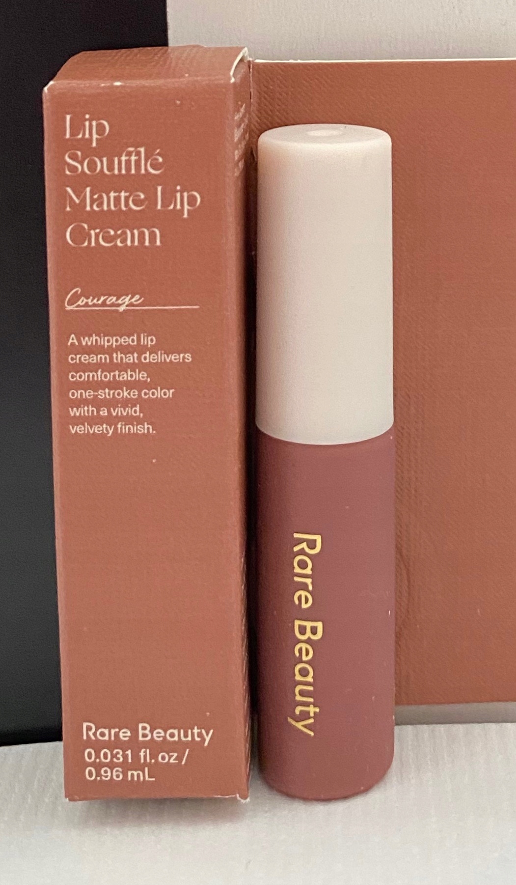 RARE BEAUTY BY SELENA GOMEZ MATOWA POMADKA 0,96ML* 13741882514 - Allegro.pl