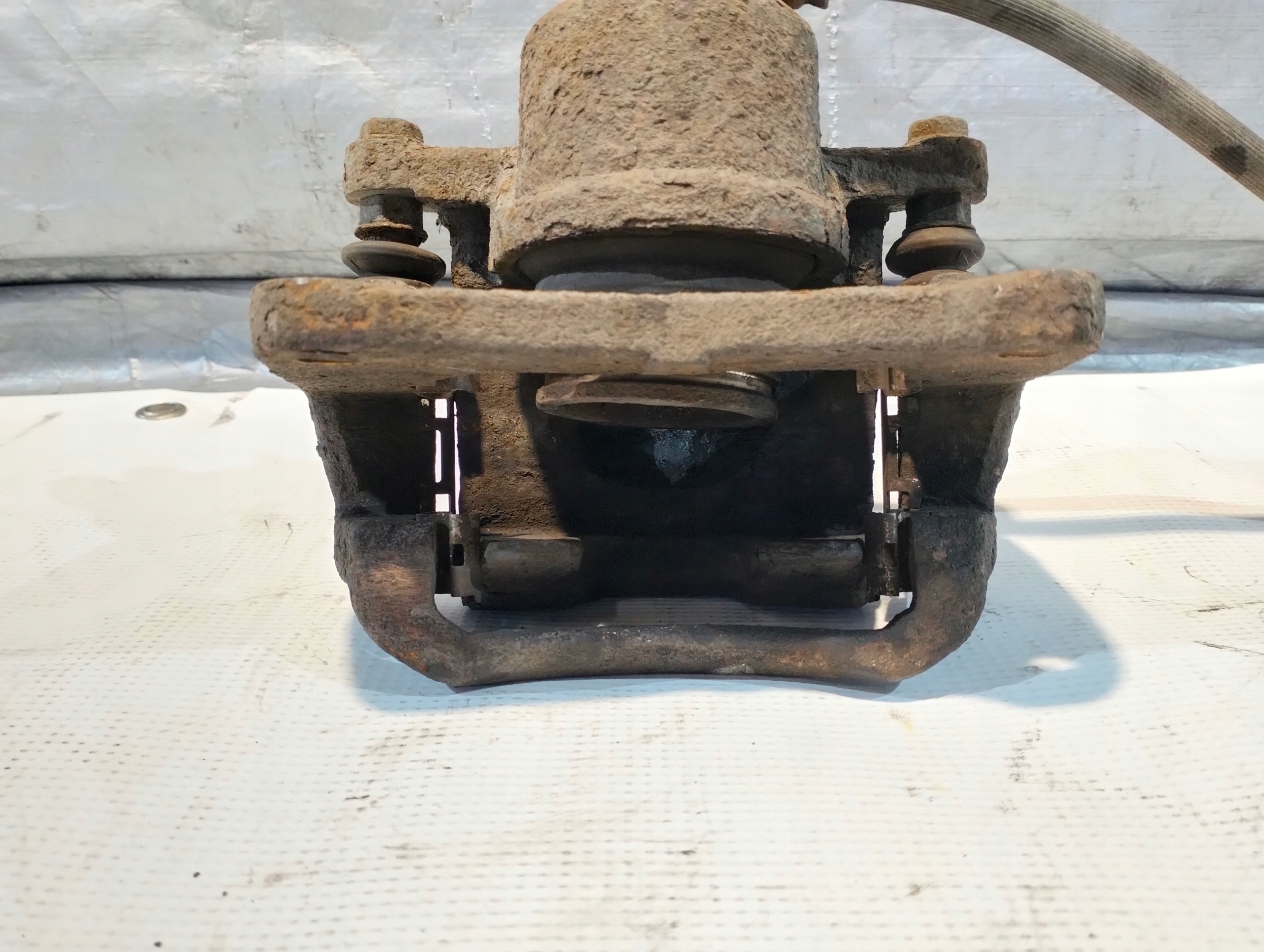 TOYOTA COROLLA E12 IX 2002r 1.4 16V caliper brake right front