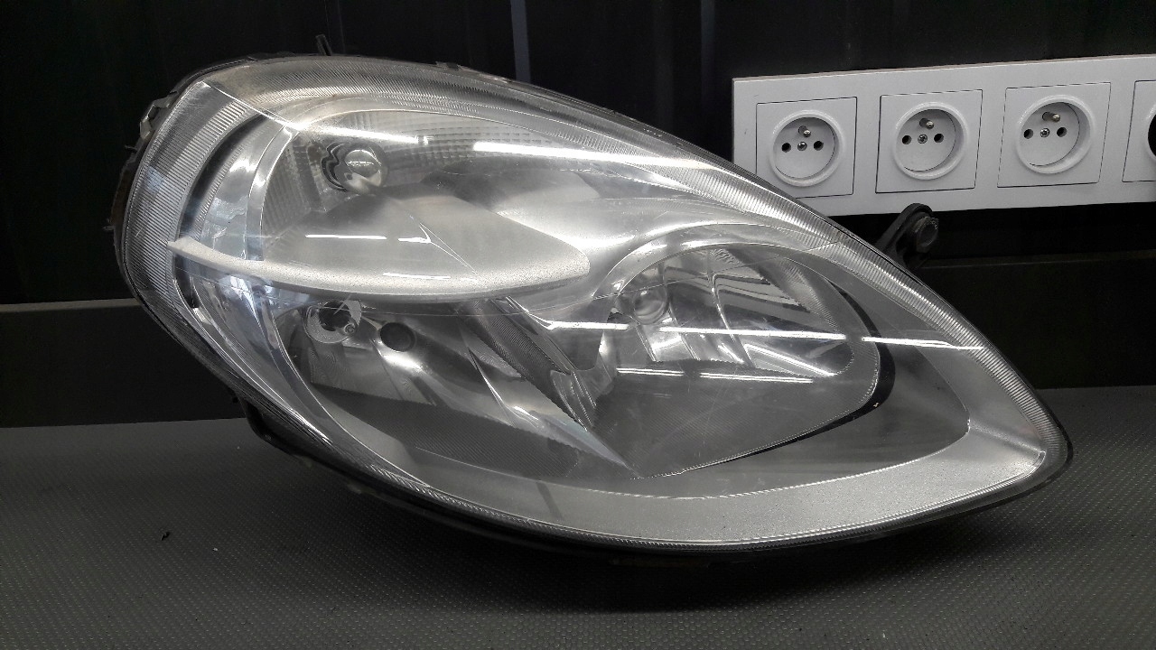 270534-00 передняя правая фара Lancia Ypsilon II