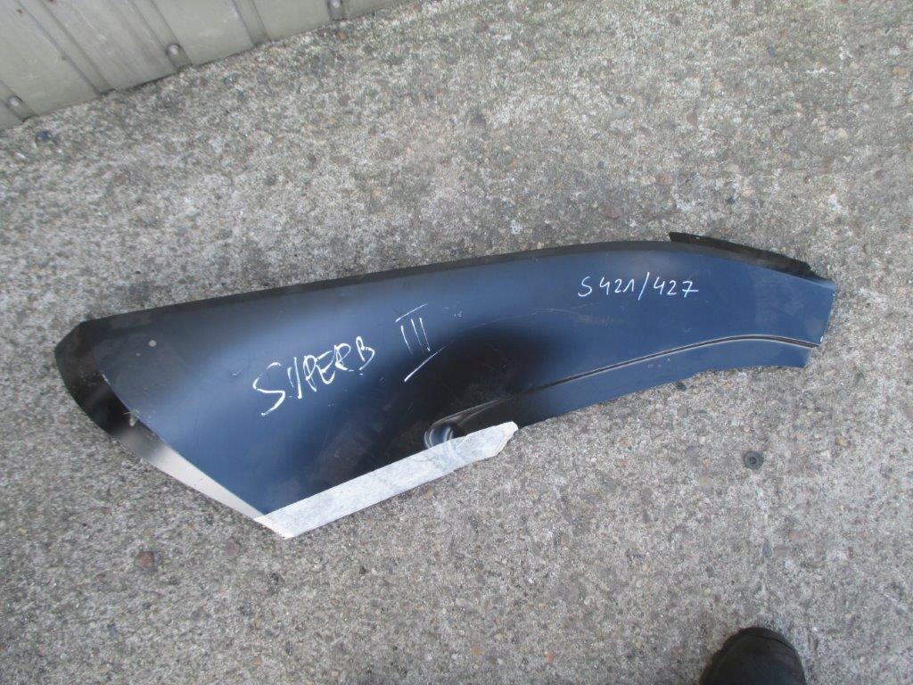 SKODA SUPERB 3 III KOMBI SŁUPEK PRAWY TYŁ -BŁOTNIK