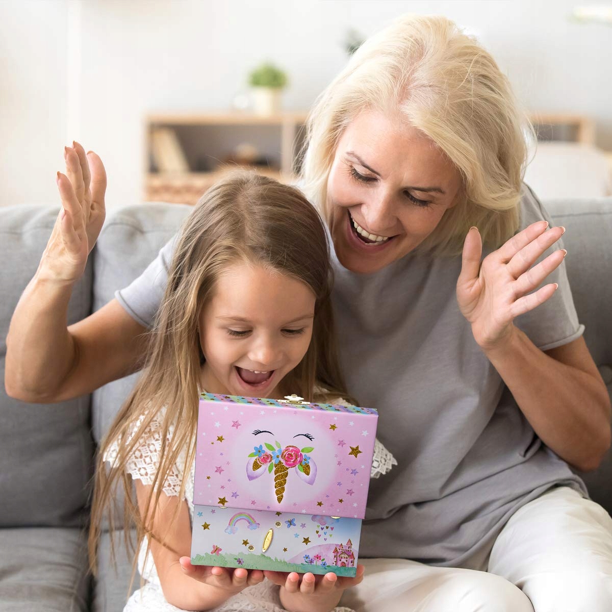 Szkatulka na bizuterie jednorożec Jewelkeeper Róż. Wysokość produktu 9.9 cm