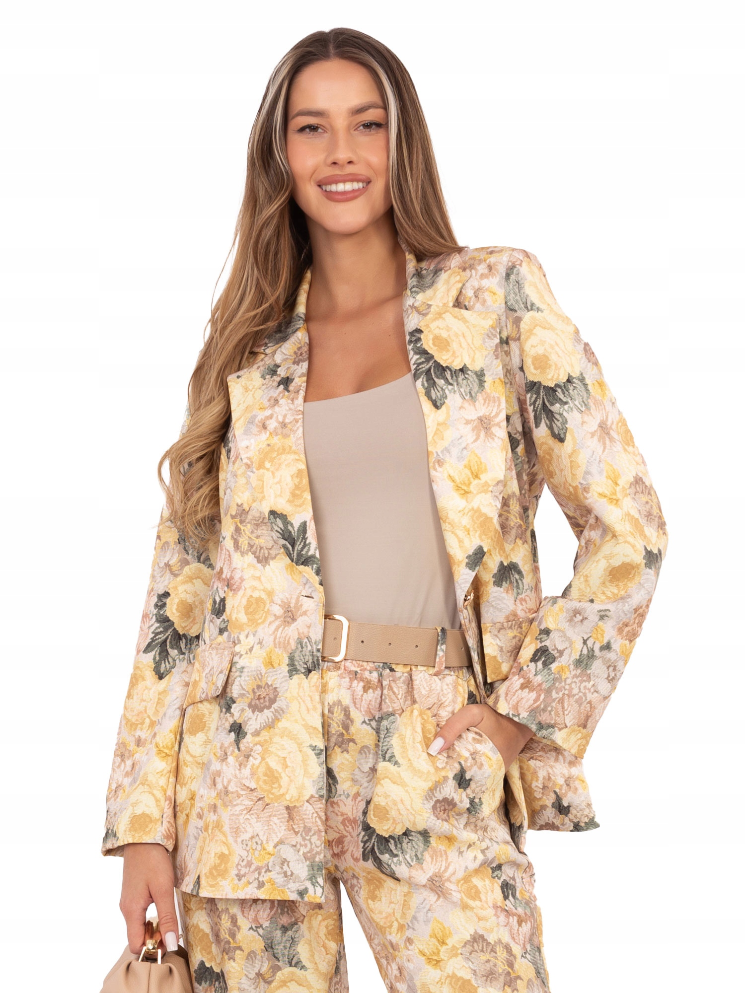 Marynarka Damska Jednorzędowa z Zapięciem na Guzik