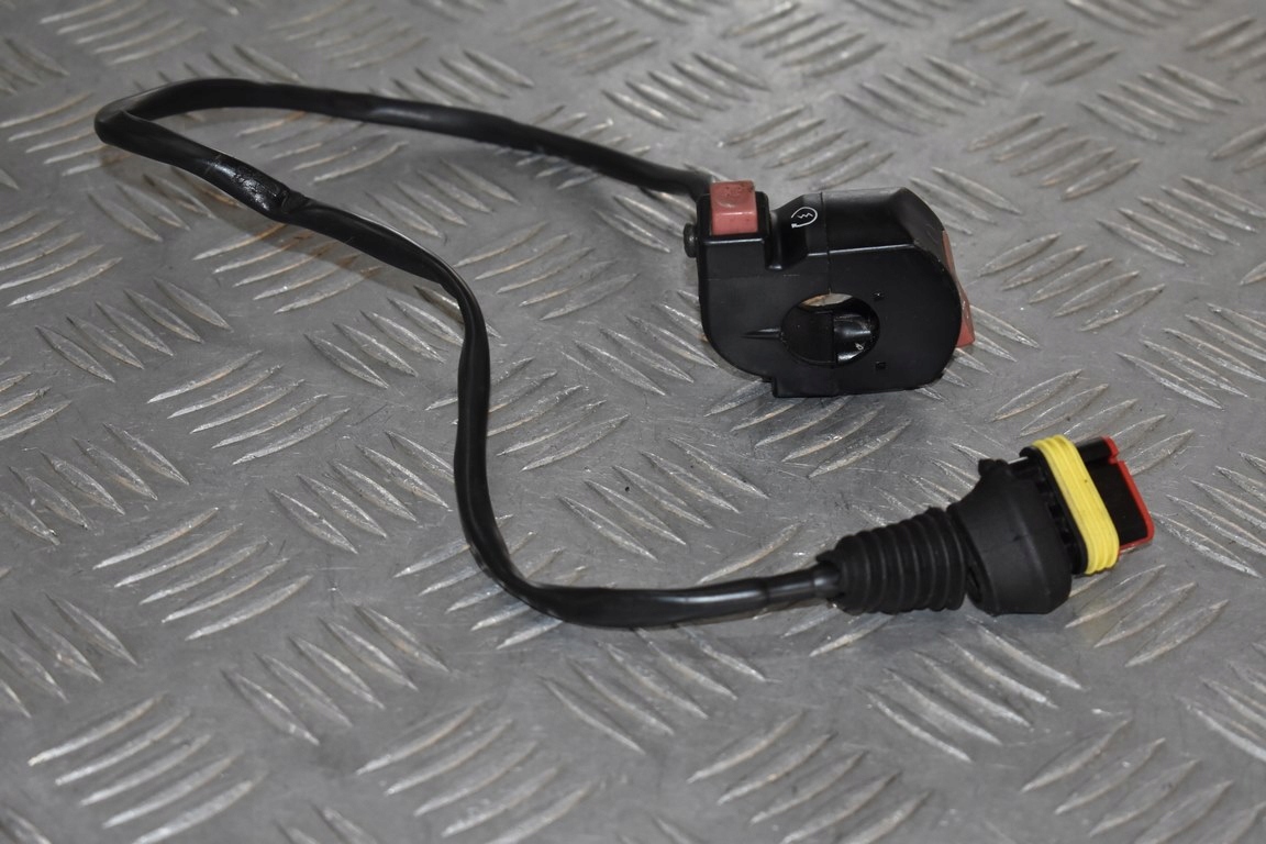 65040061B - Правий перемикач стартера Ducati 900SS SUPERSPORT