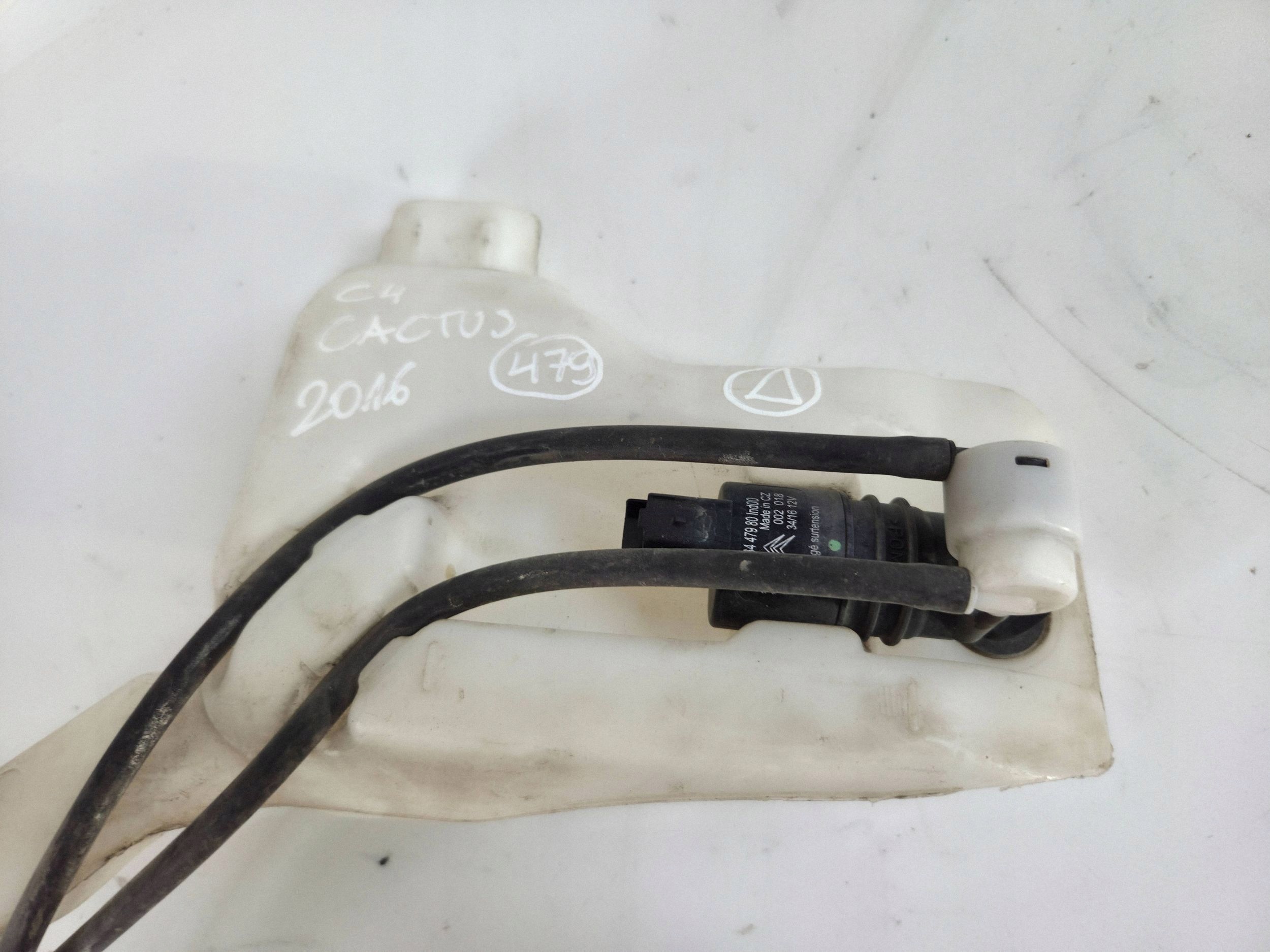 Citroen C4 Cactus washer fluid tank 9801973680 (479)