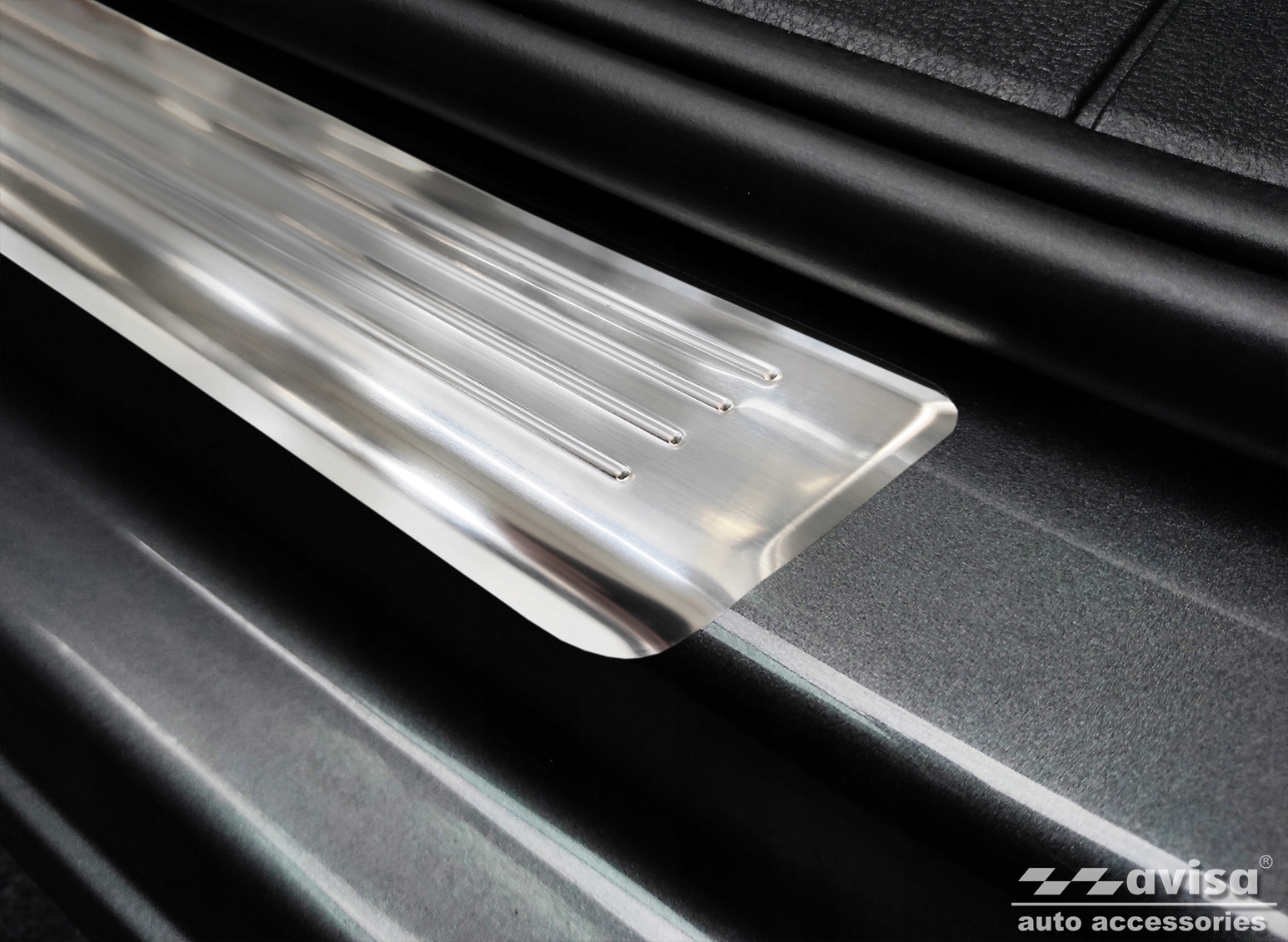 VOLKSWAGEN CADDY IV NAKŁADKI PROGOWE LISTWY NA PROGI STALOWE Producent Avisa